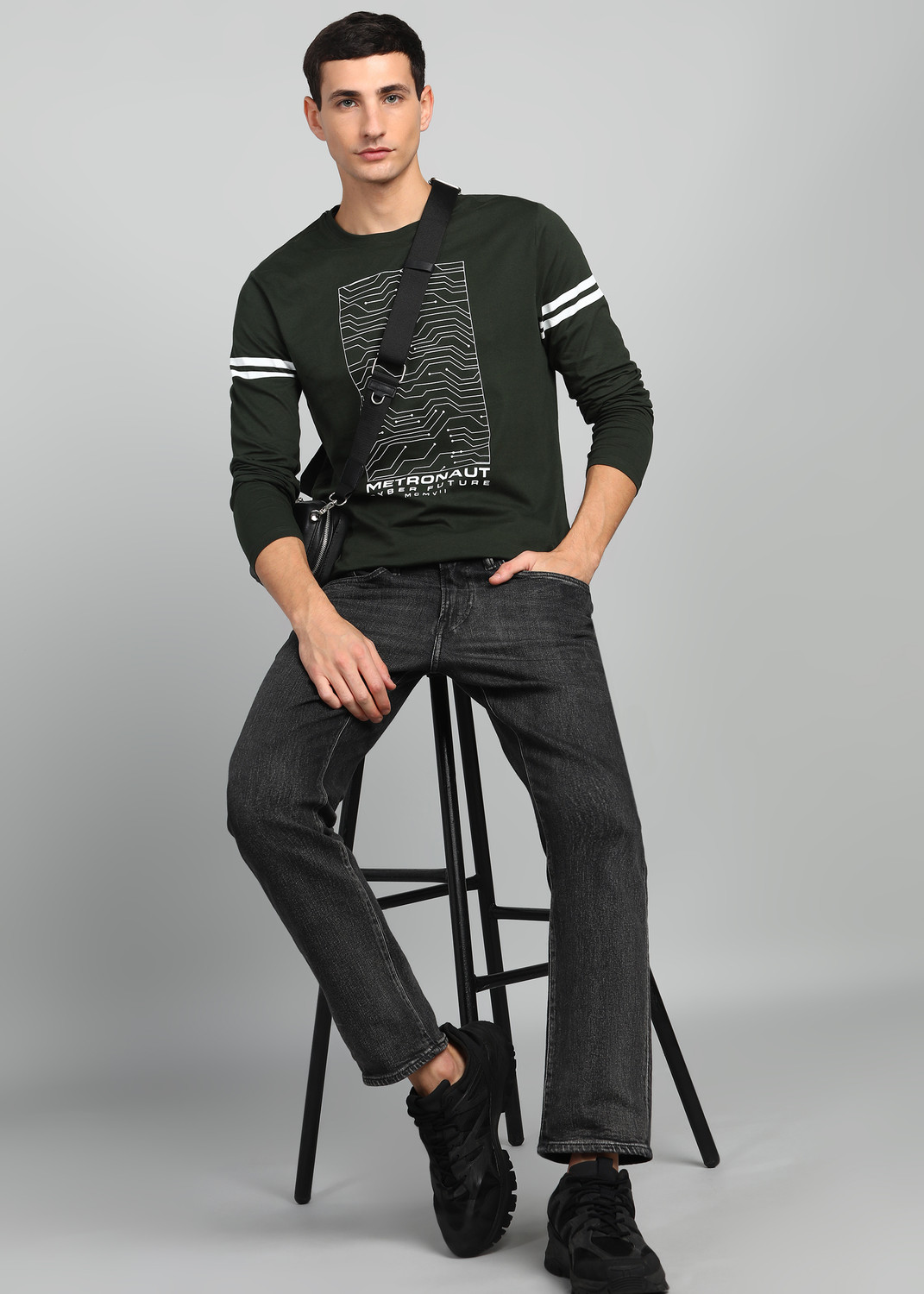 Image of METRONAUT Printed Men Round Neck Dark Green T-Shirt