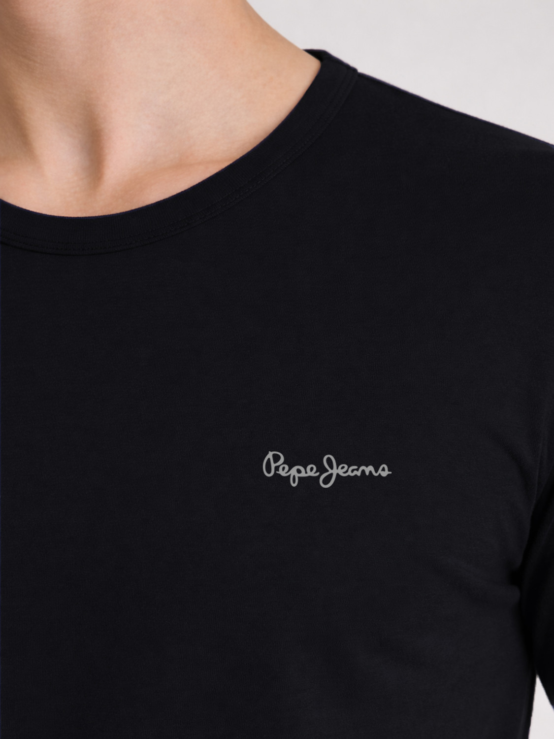 Image of Pepe Jeans Solid Men Round Neck Black T-Shirt