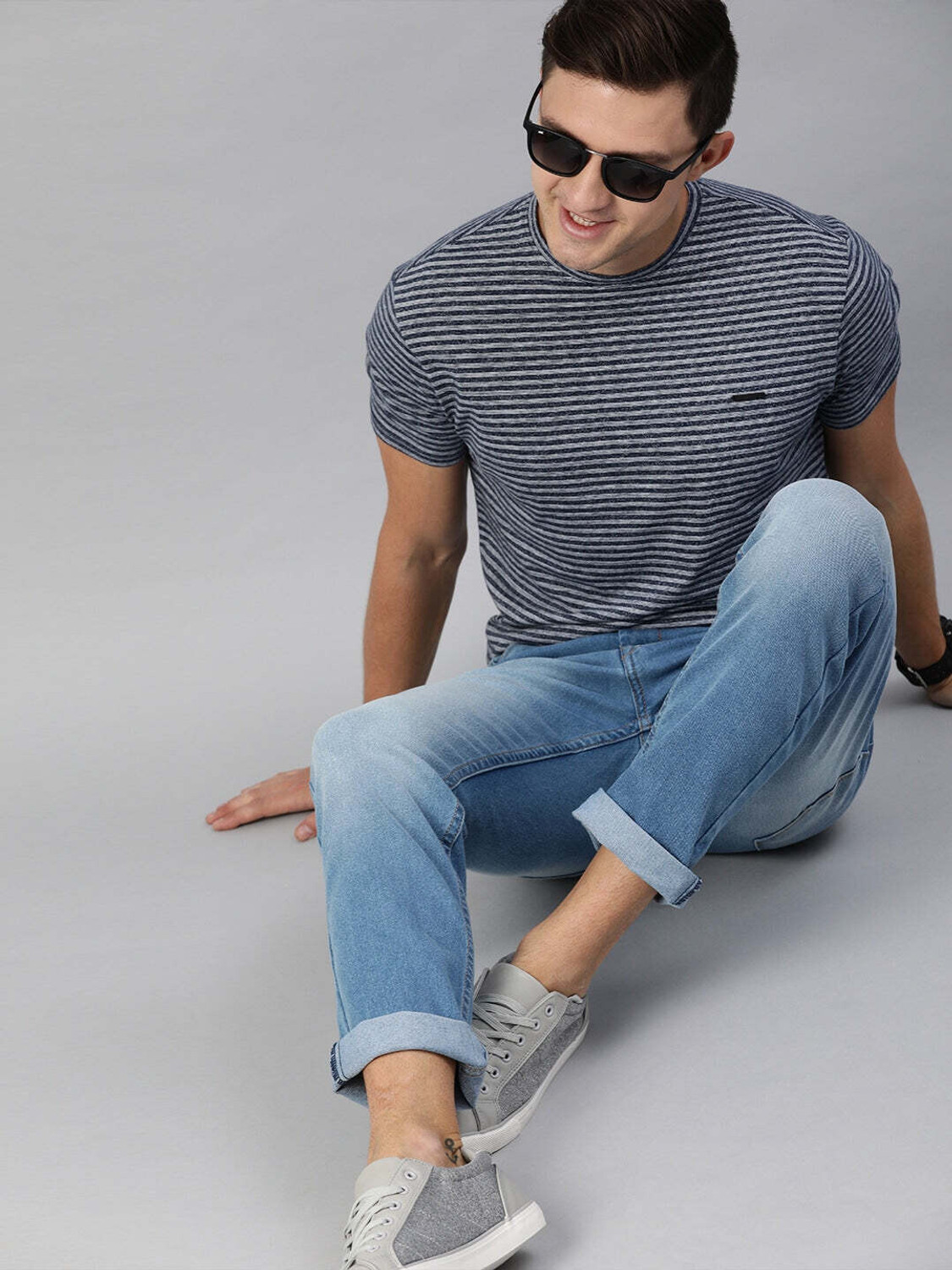 Image of THE BEAR HOUSE Striped Men Round Neck Blue T-Shirt