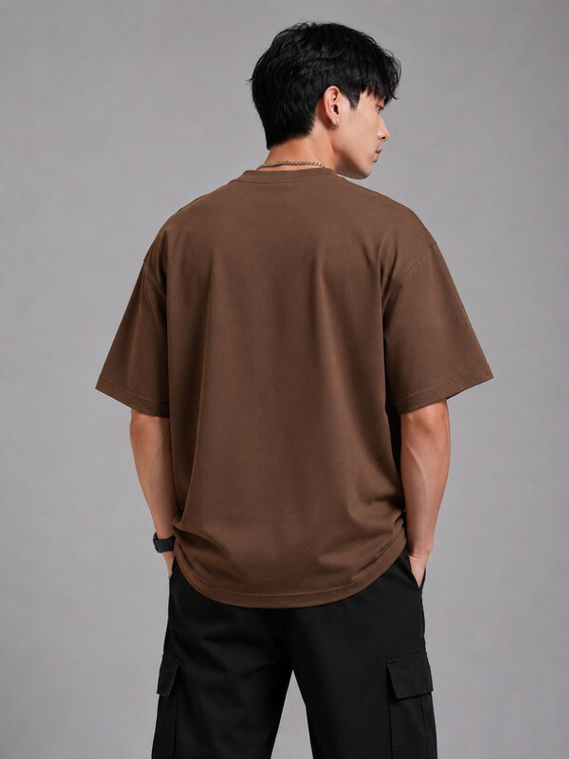 Image of Garynoy Solid Men Round Neck Brown T-Shirt