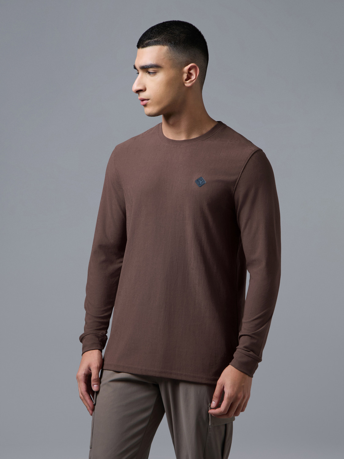 Image of TECHNOSPORT Solid Men Round Neck Brown T-Shirt