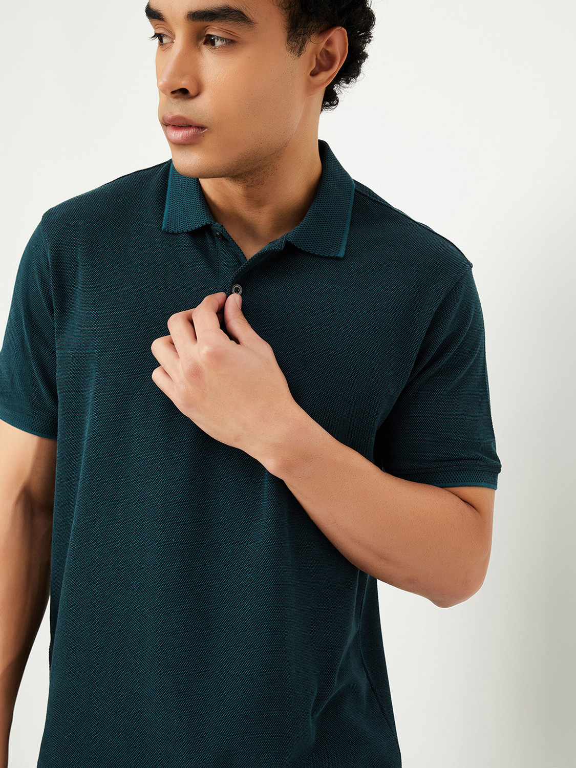 Image of MAX Solid Men Round Neck Green T-Shirt