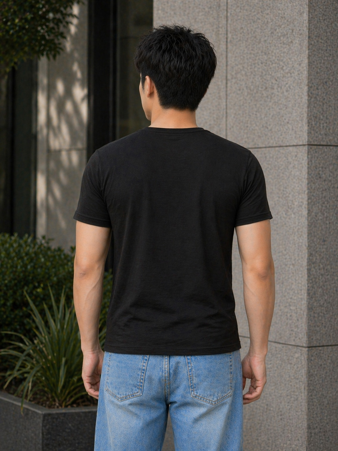 Image of Creation By London Hills Solid Men Round Neck Black T-Shirt