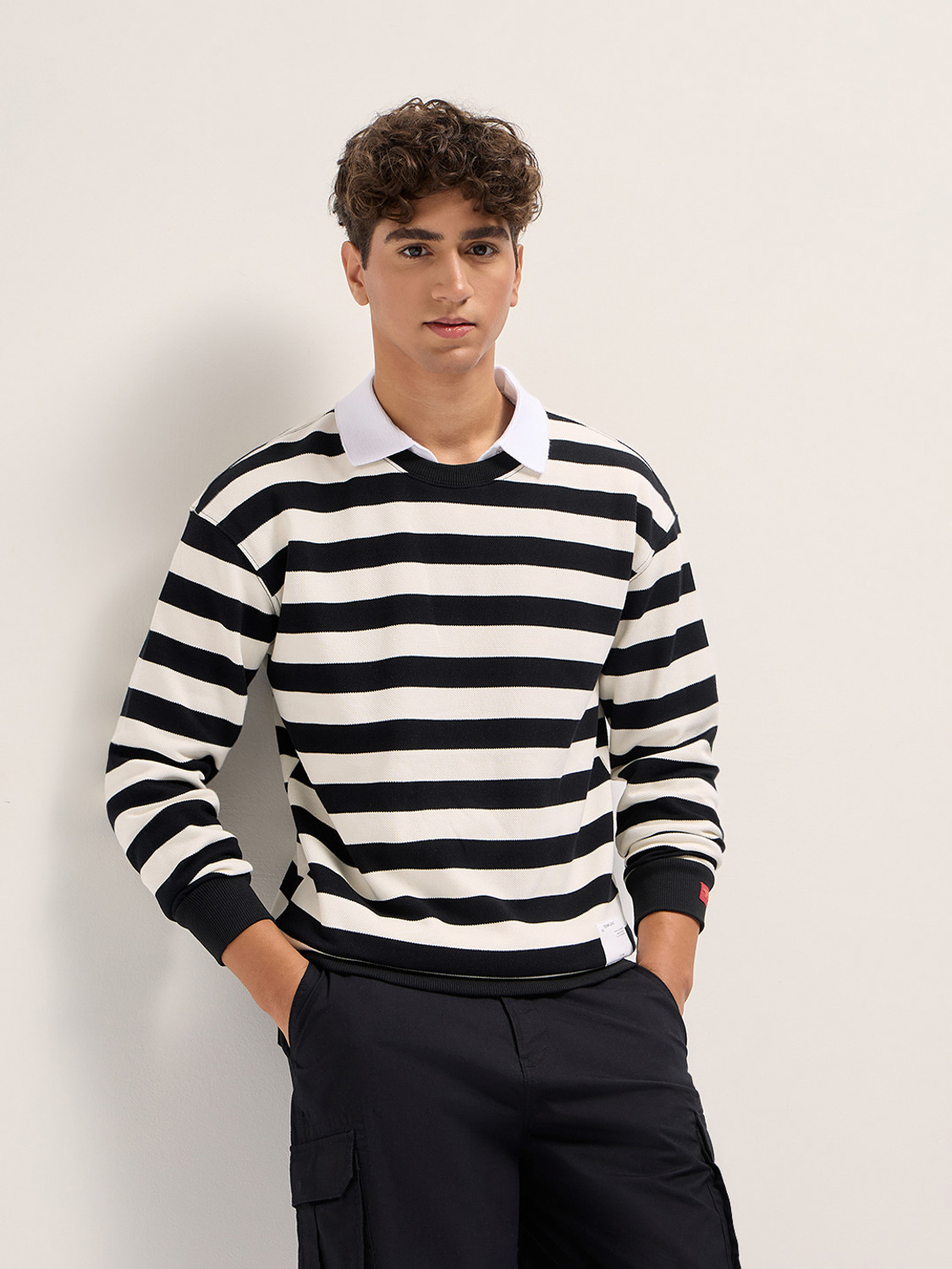 Image of THE BEAR HOUSE Striped Men Crew Neck Black T-Shirt