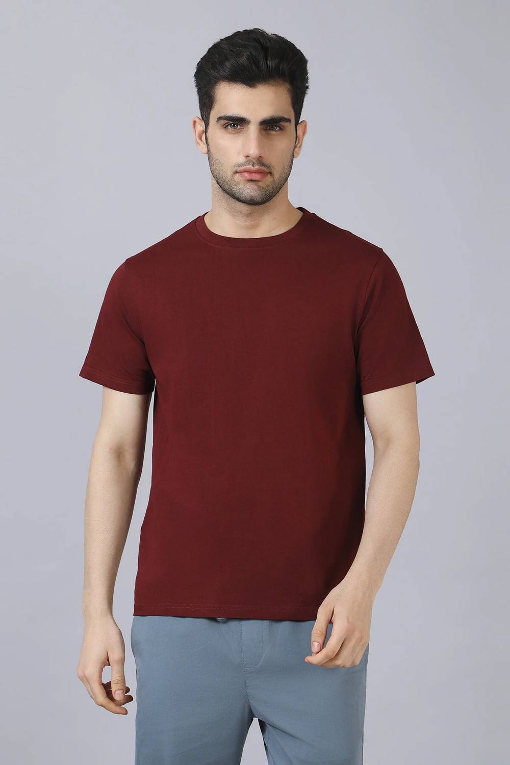 BELANO Solid Men Round Neck Maroon T-Shirt