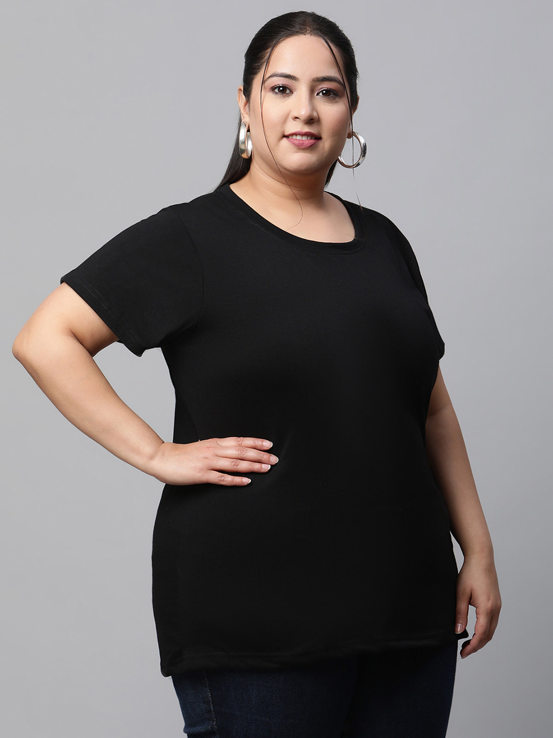 Image of UnaOne Solid Women Round Neck Black T-Shirt