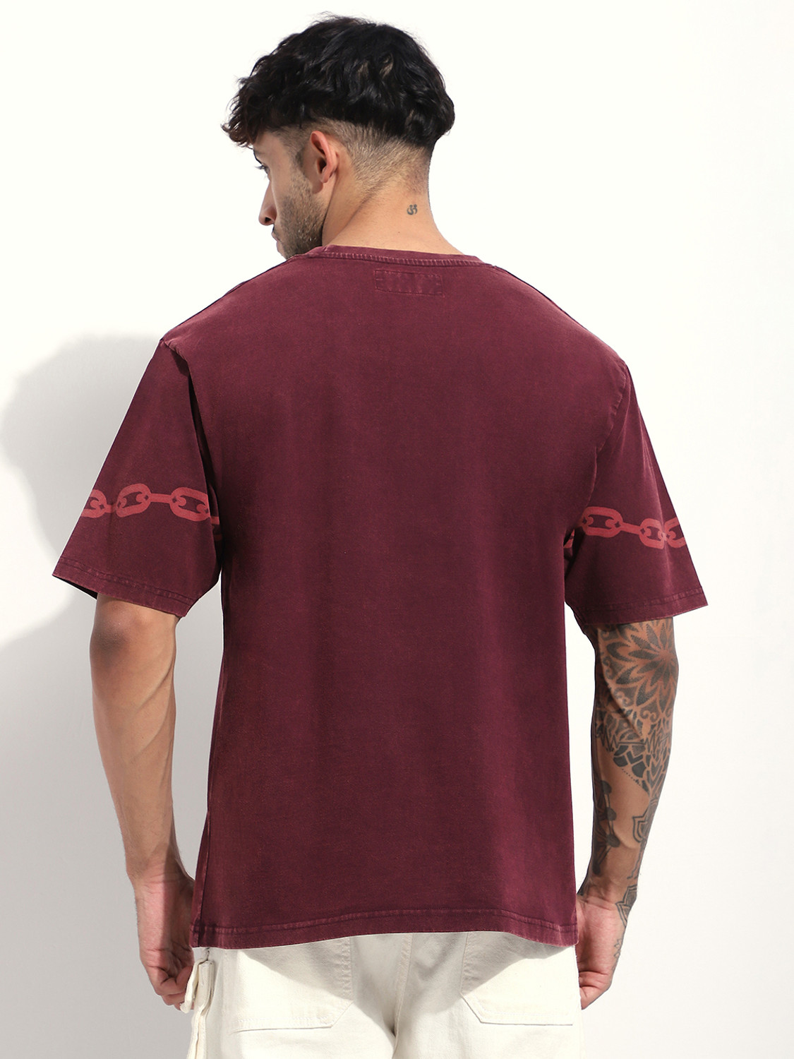 Image of DIFFERENCE OF OPINION Printed Men Round Neck Maroon T-Shirt