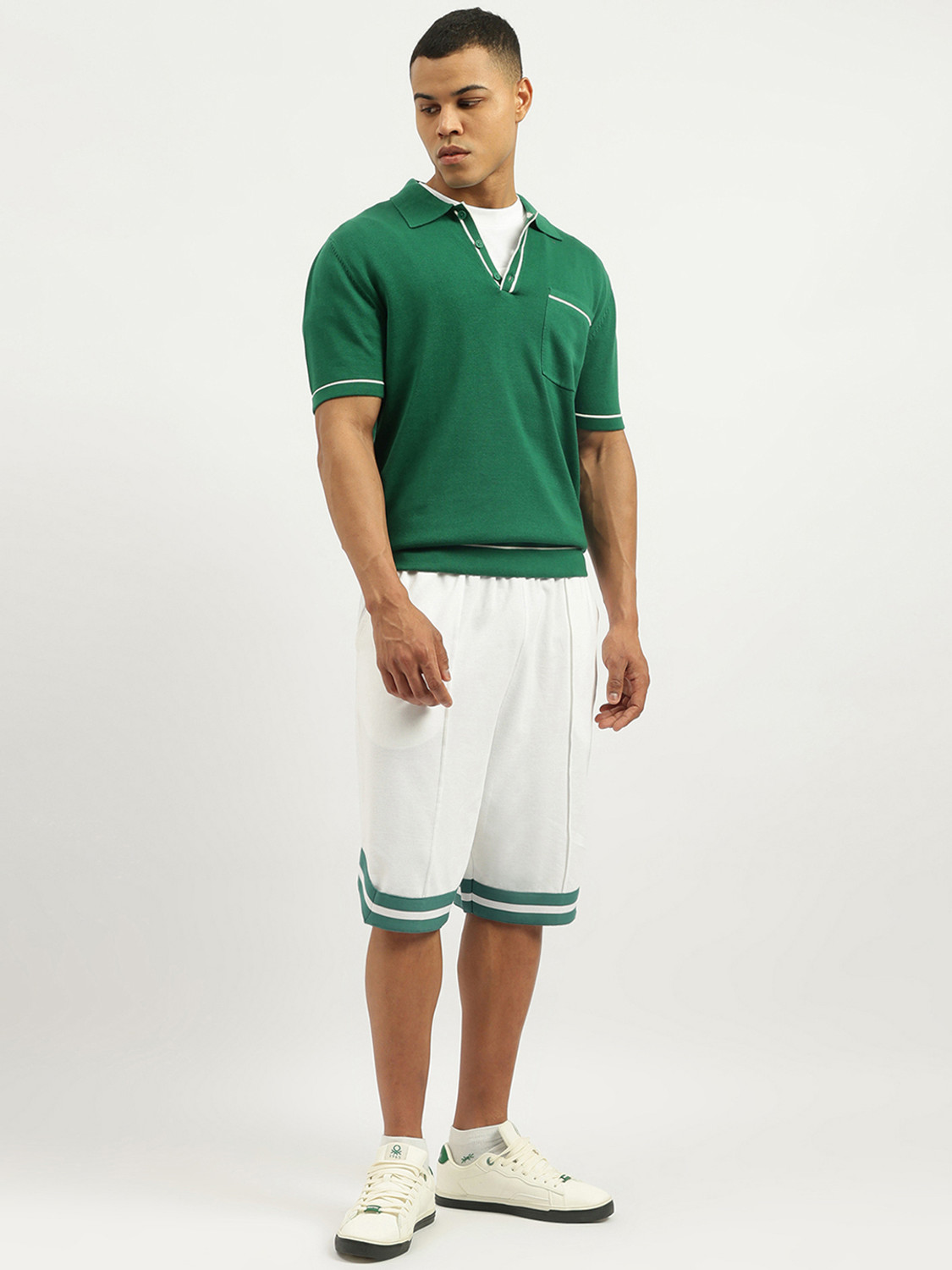 Image of United Colors of Benetton Solid Men Polo Neck Green T-Shirt