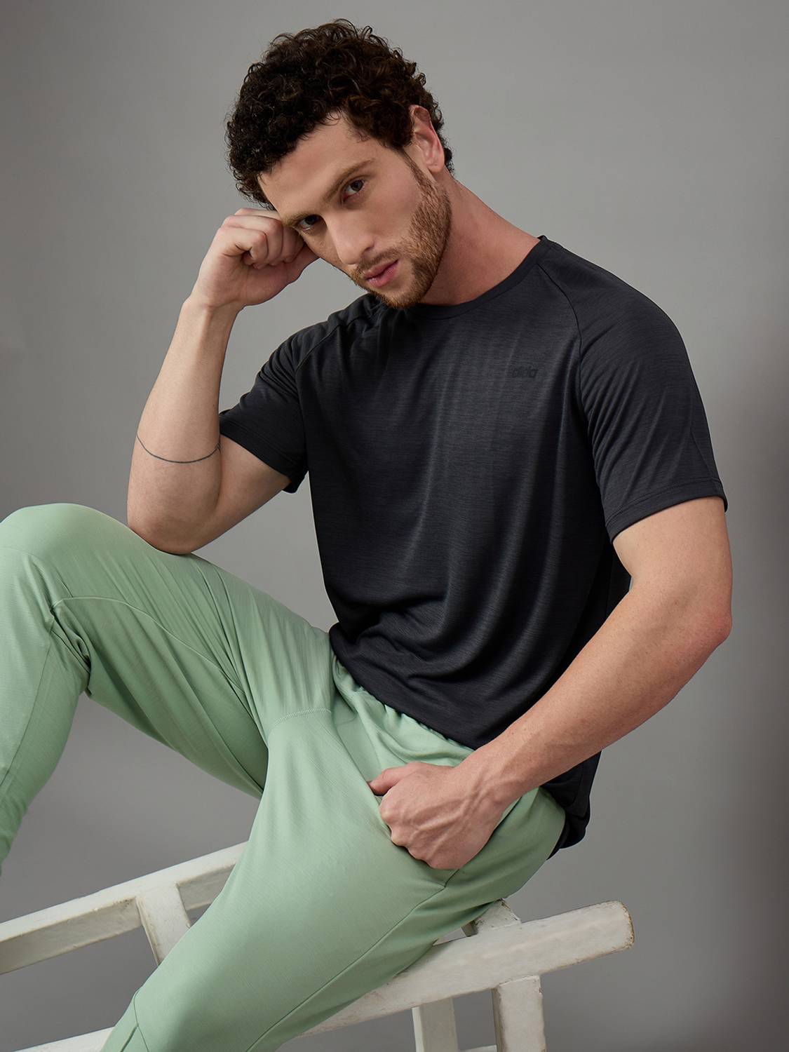 DIDA Men Solid Round Neck Polyester Black T-Shirt