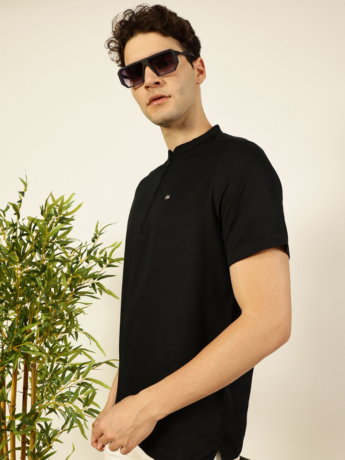 Image of THOMAS SCOTT Solid Men Mandarin Collar Black T-Shirt