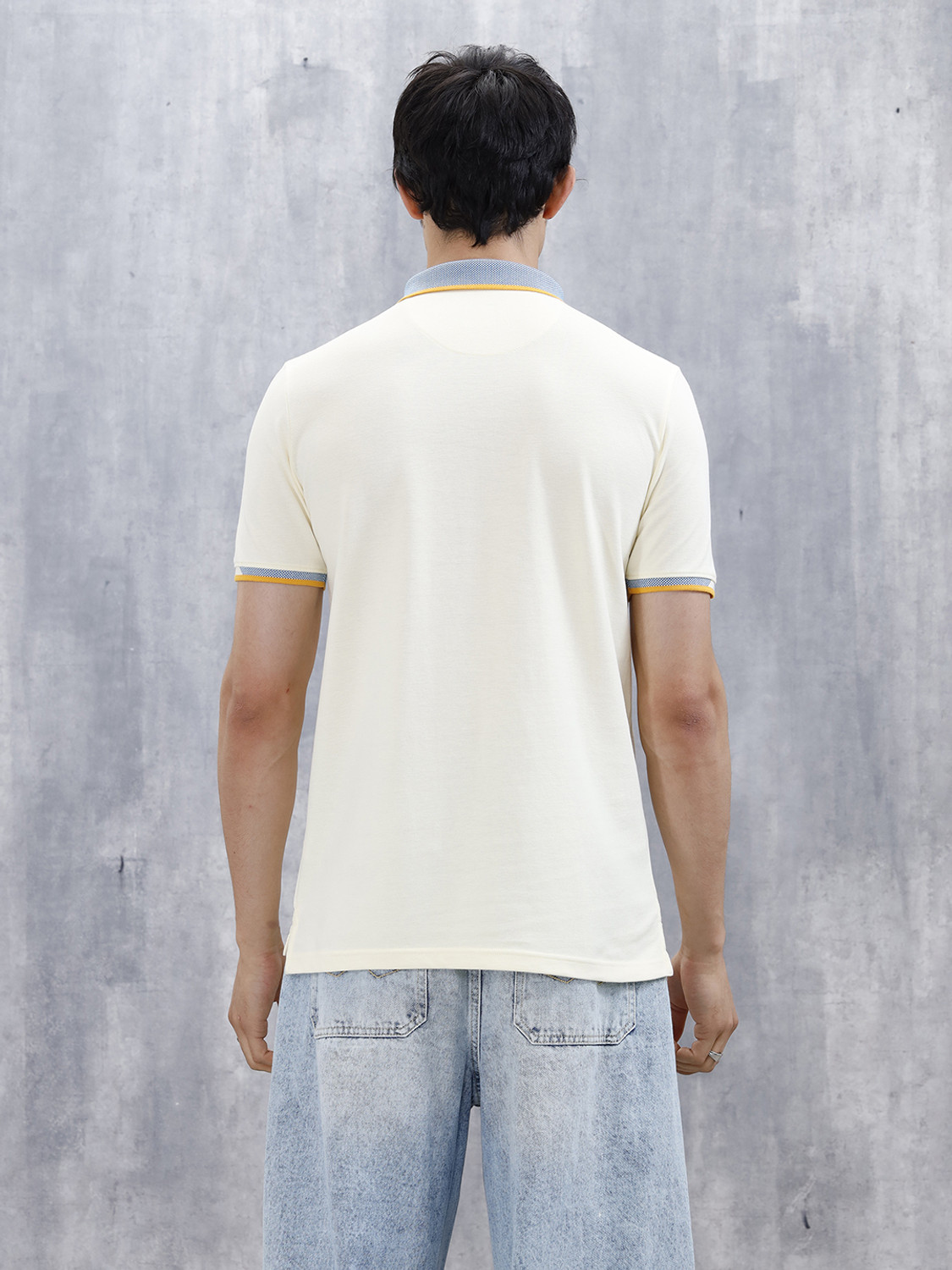 Image of WROGN Solid Men Crew Neck Yellow T-Shirt