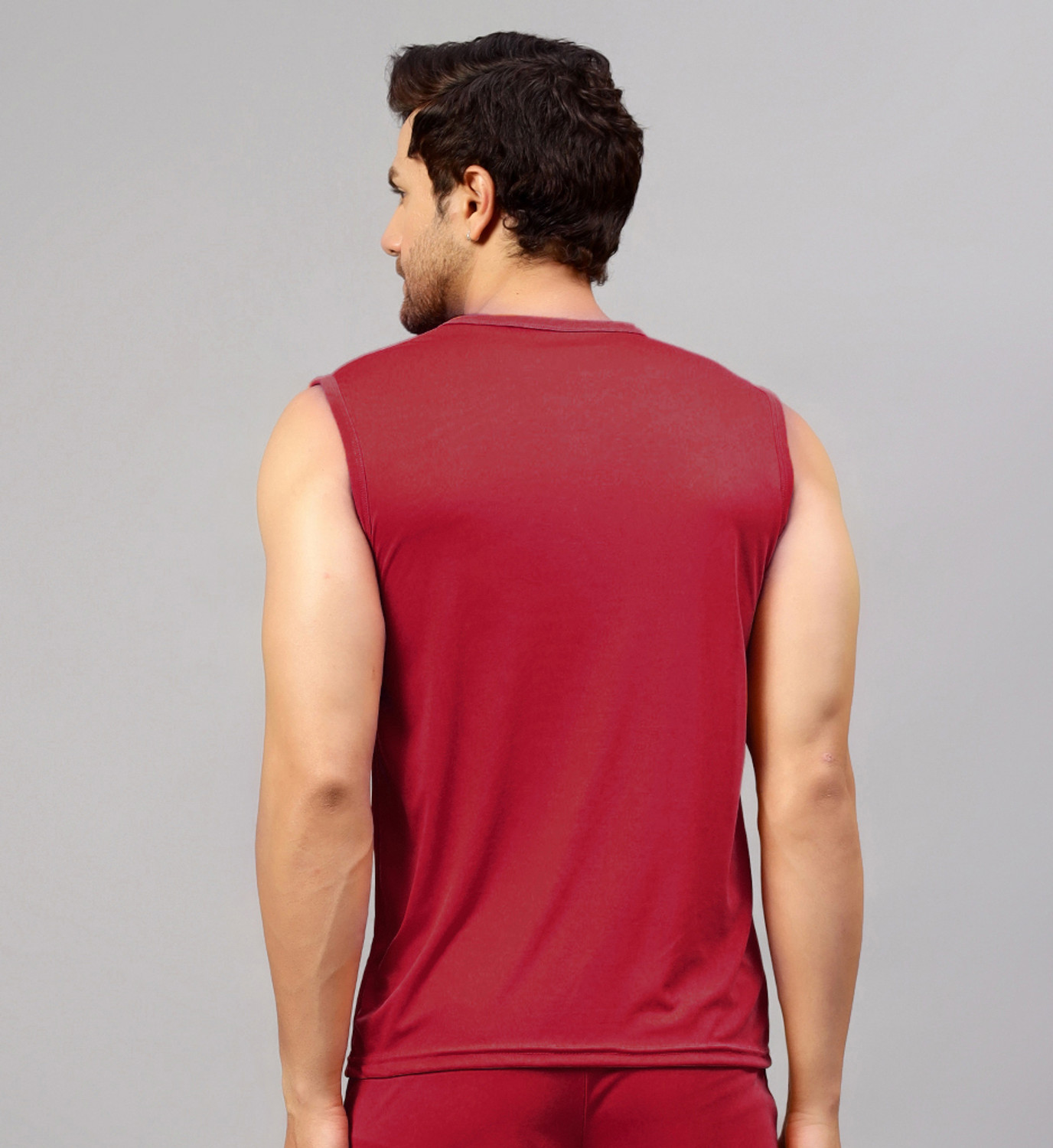 Image of UDI n ADI Solid Men Round Neck Maroon T-Shirt