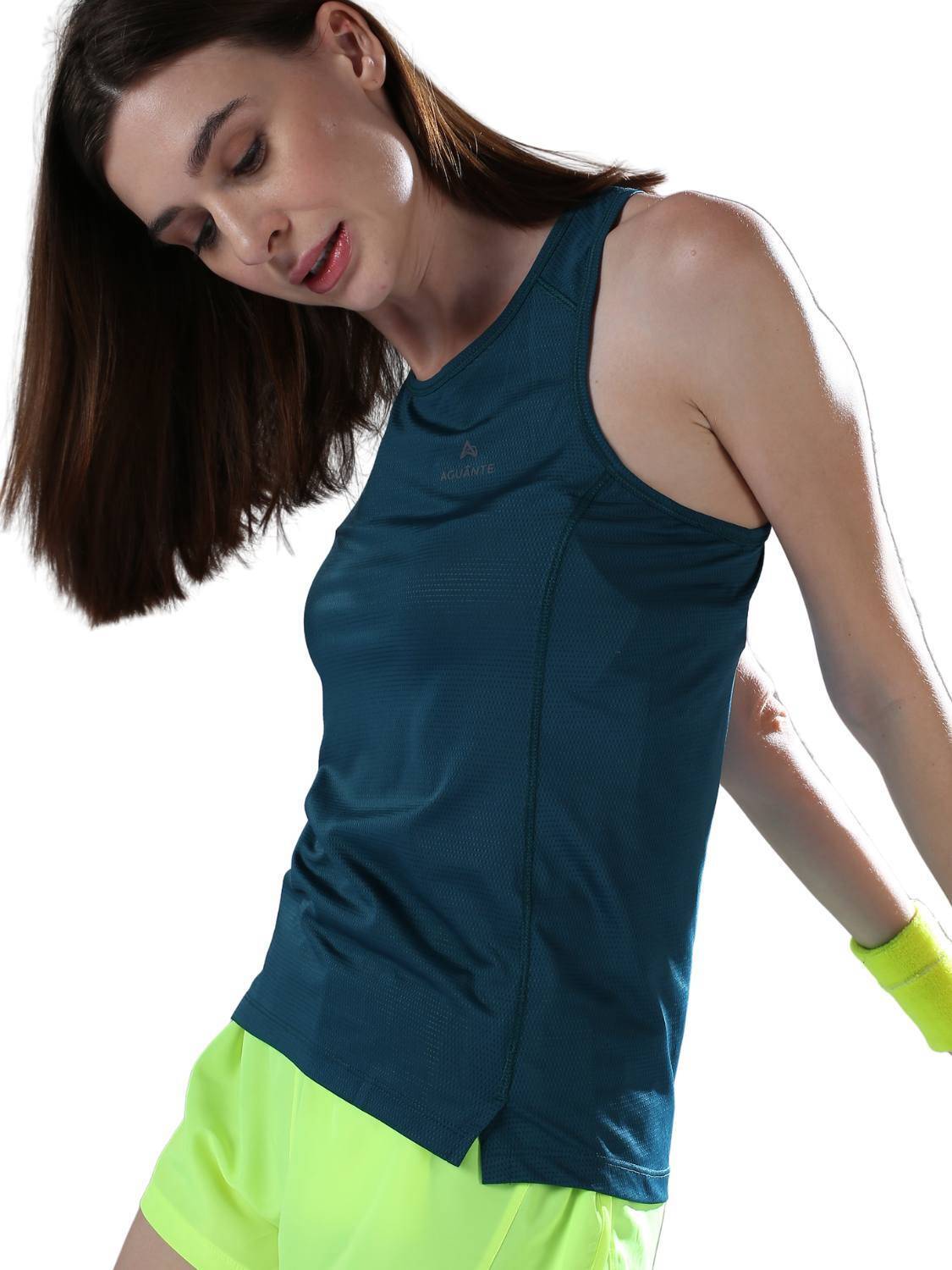 AGUANTE Solid Women Round Neck Green T-Shirt