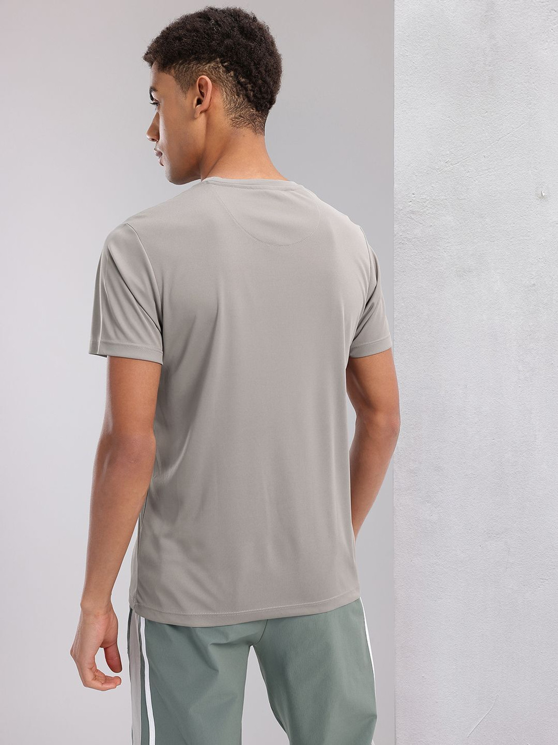 Image of HRX by Hrithik Roshan Printed Men Round Neck Grey T-Shirt