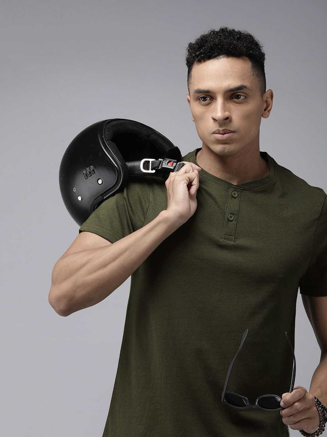 Image of Roadster Solid Men Henley Neck Green T-Shirt