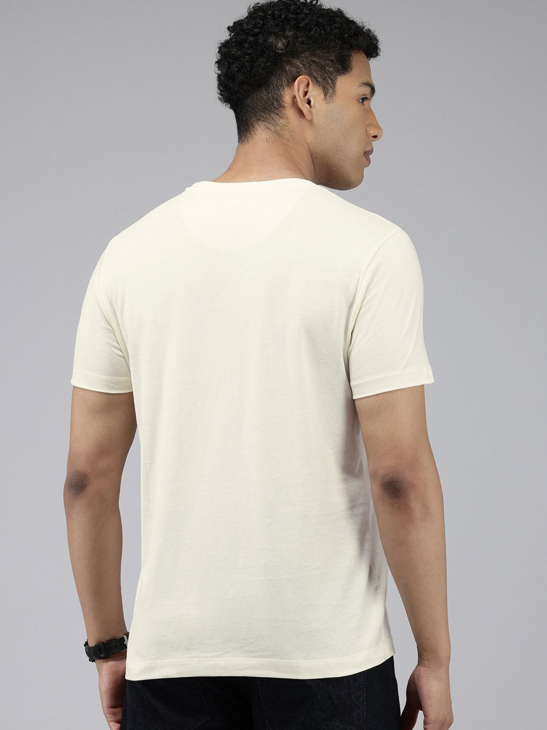 Image of U.S. POLO ASSN. Solid Men Round Neck White T-Shirt