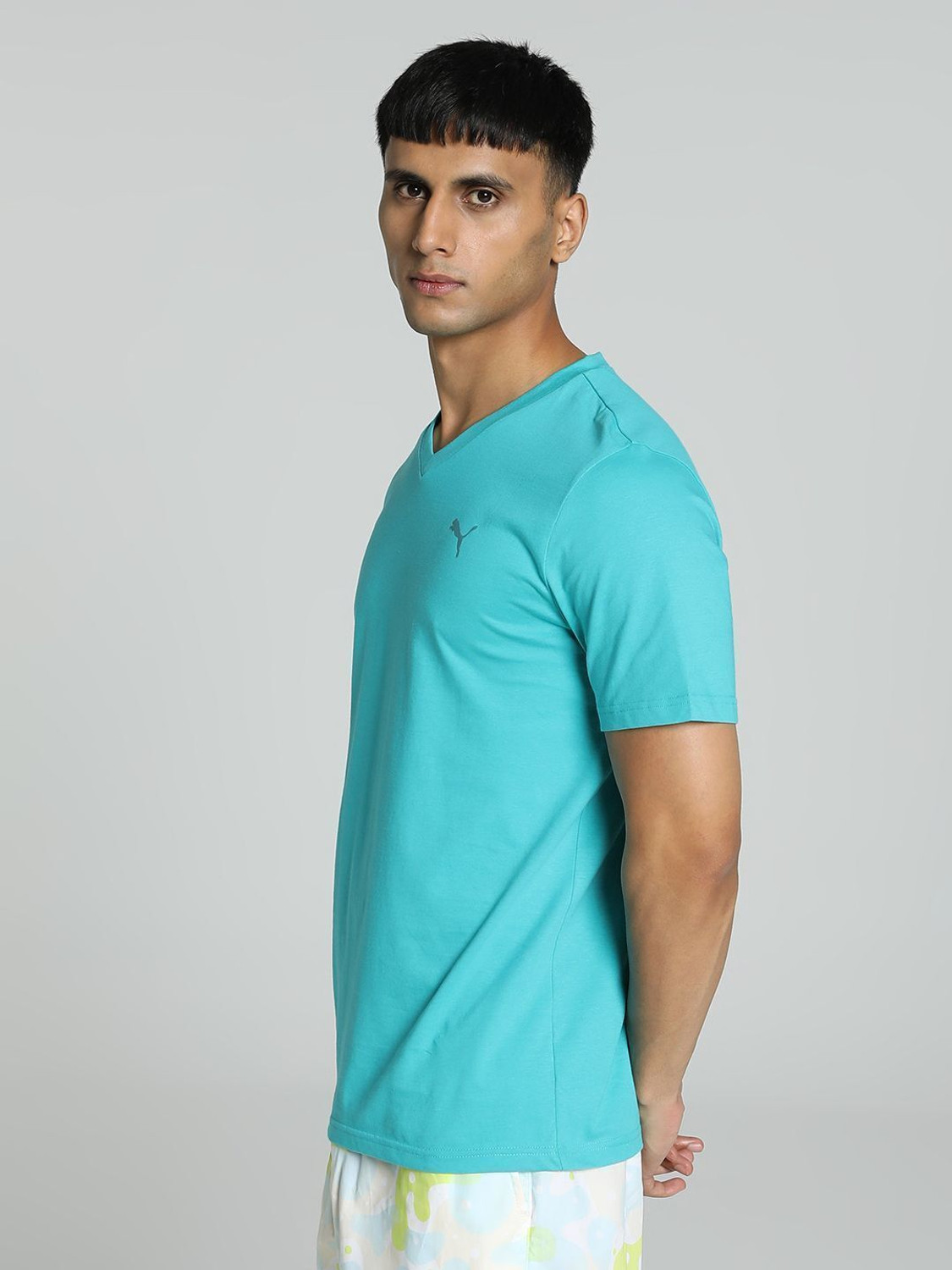 Image of PUMA Solid Men V Neck Green T-Shirt