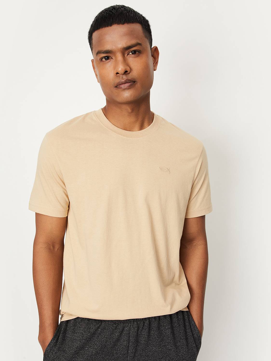 max Men Solid Round Neck Polycotton Beige T-Shirt