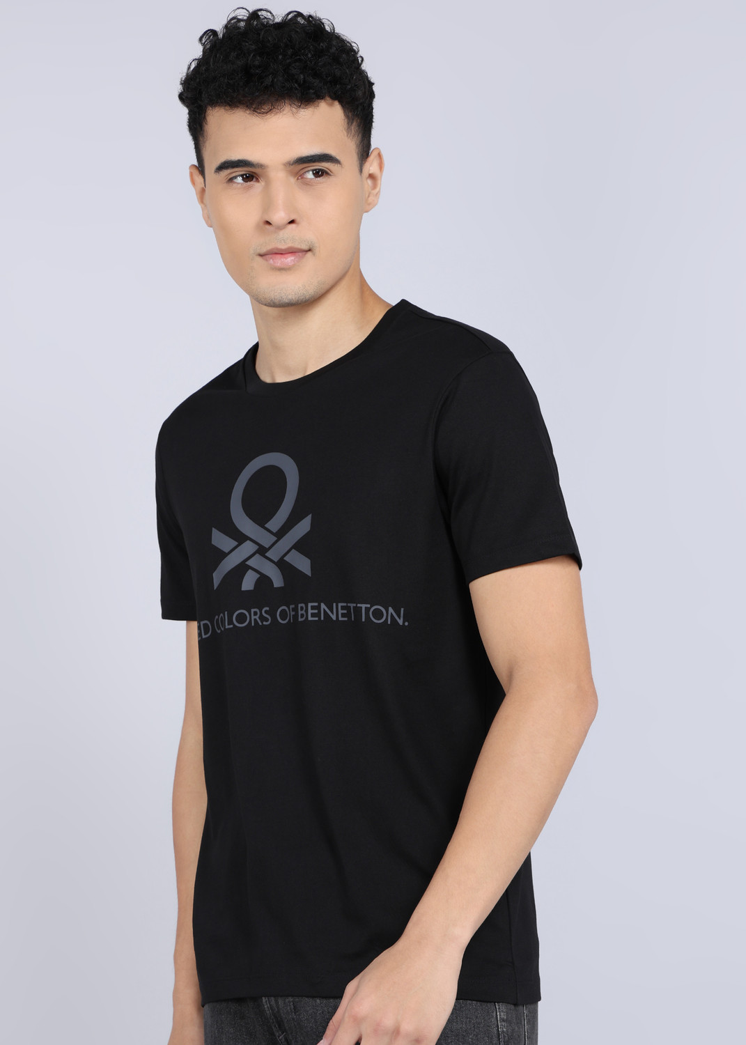 Image of United Colors of Benetton Graphic Print Men Round Neck Black T-Shirt