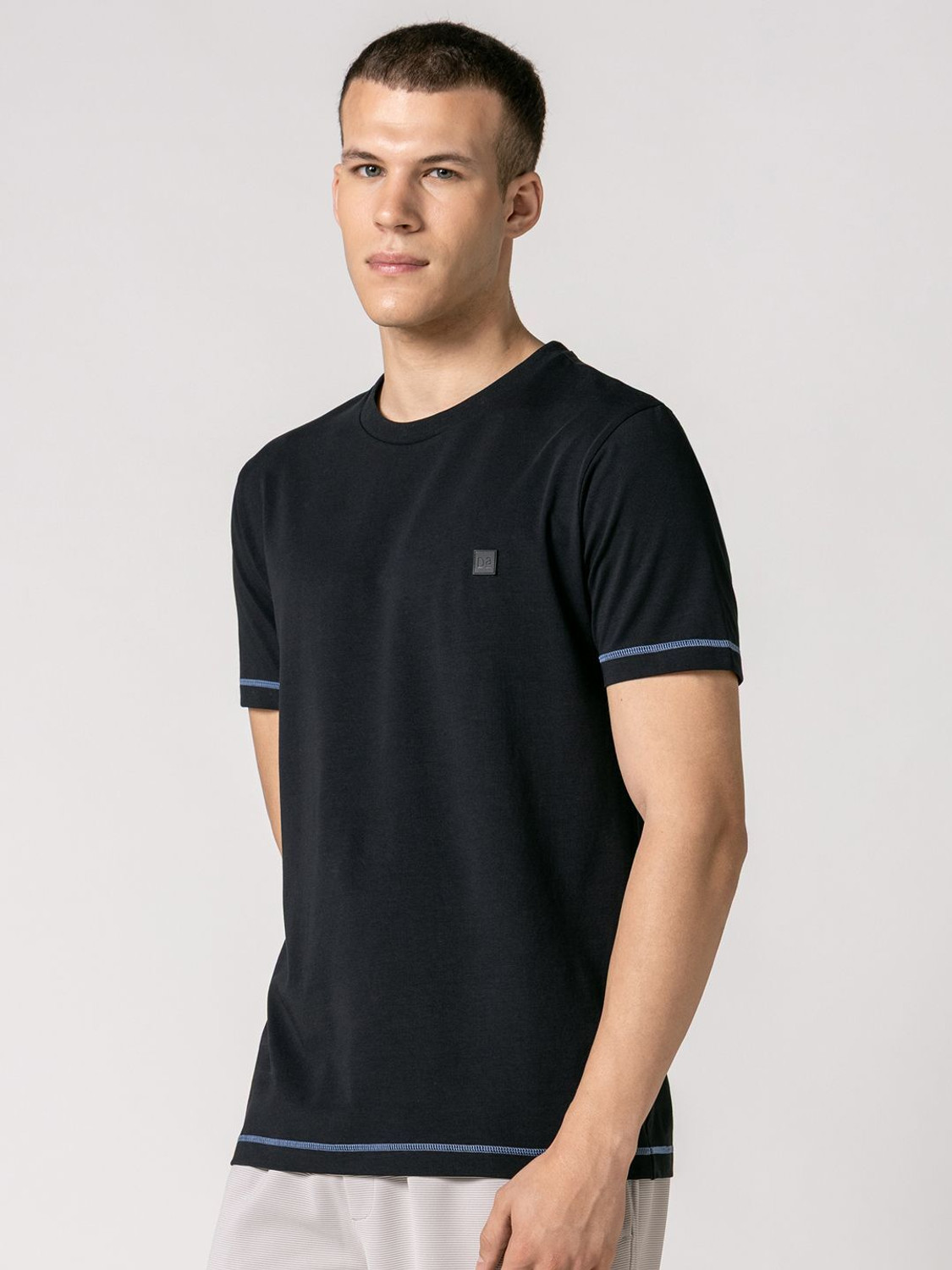 Image of Damensch Solid Men Round Neck Black T-Shirt