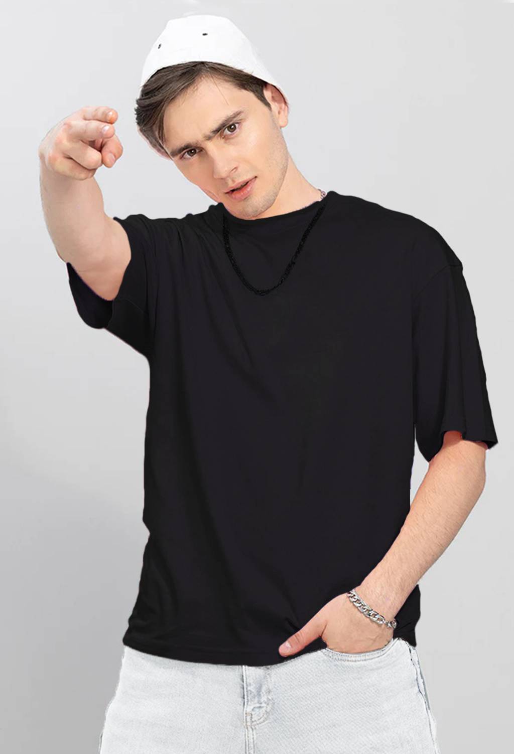 BEING WANTED Men Solid Round Neck Pure Cotton Black T-Shirt