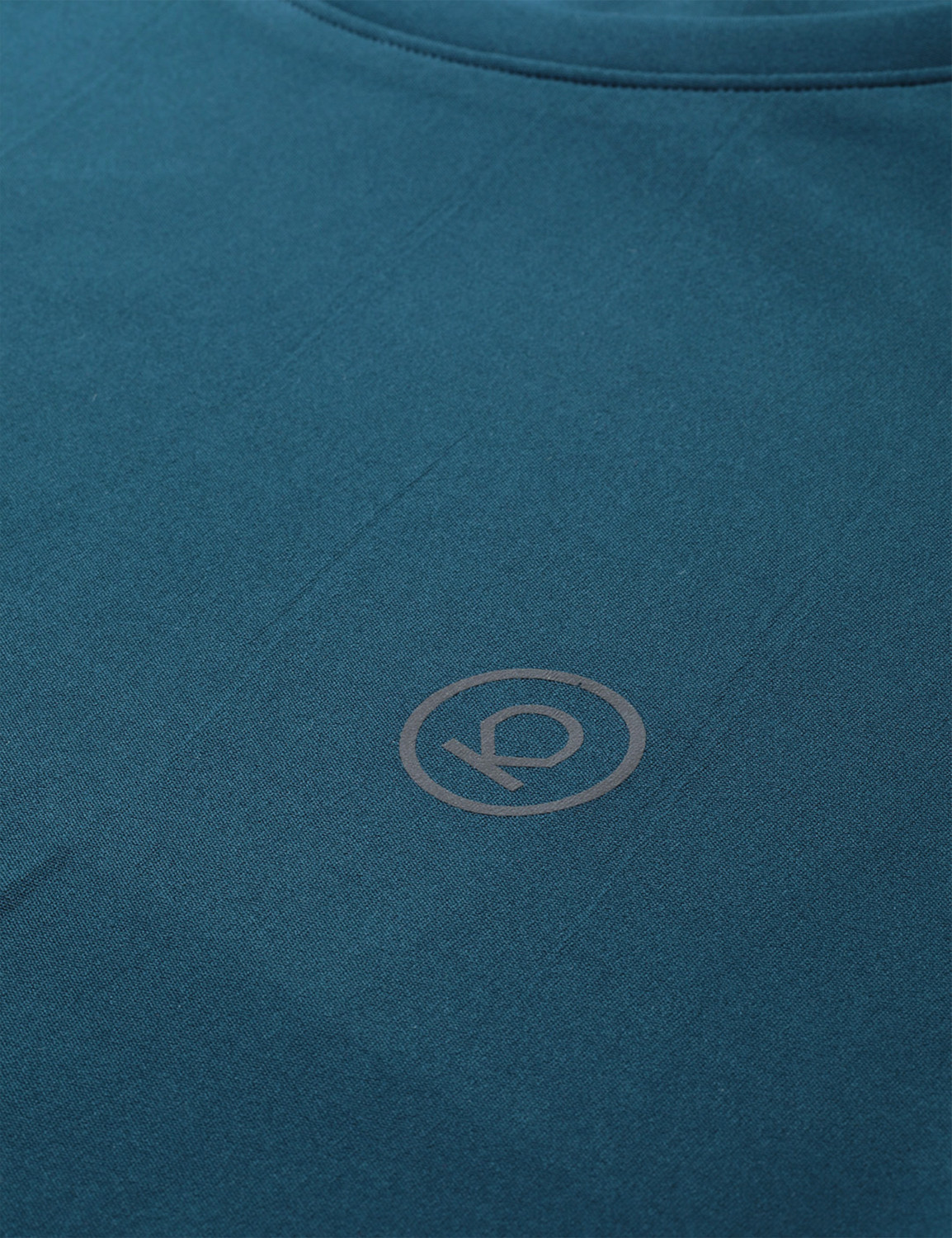 Image of CHKOKKO Solid Men Round Neck Blue T-Shirt