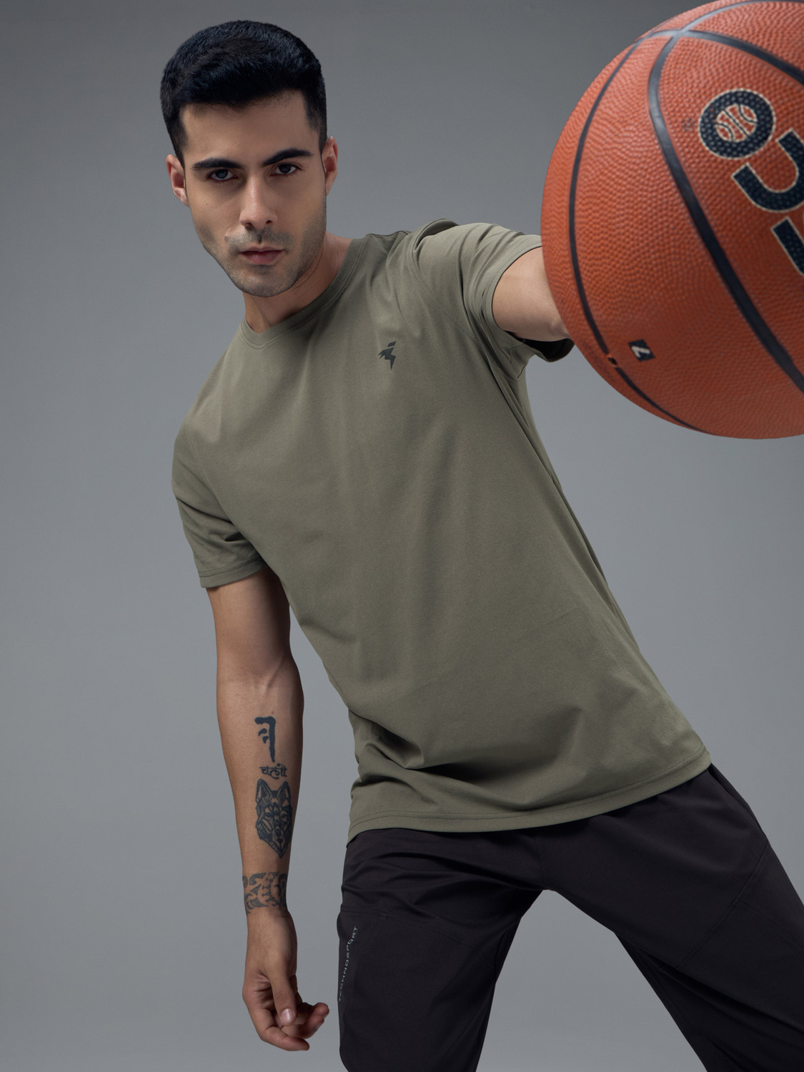 Image of TECHNOSPORT Solid Men Crew Neck Green T-Shirt