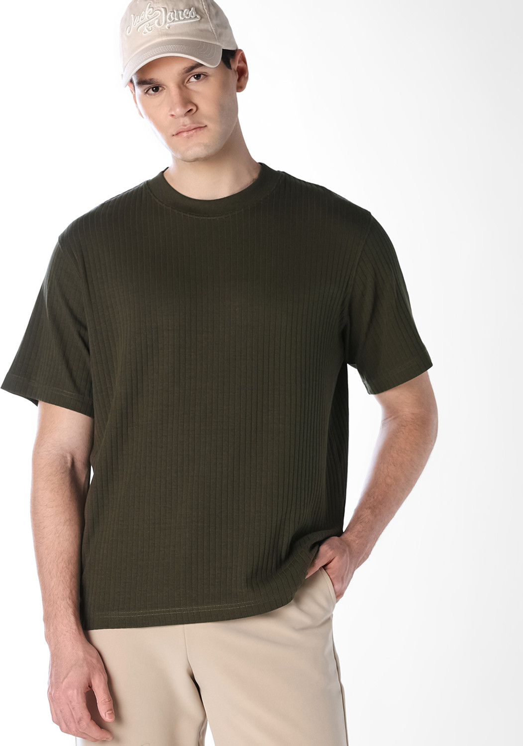 Image of JACK & JONES Men Solid Round Neck Cotton Blend Green T-Shirt