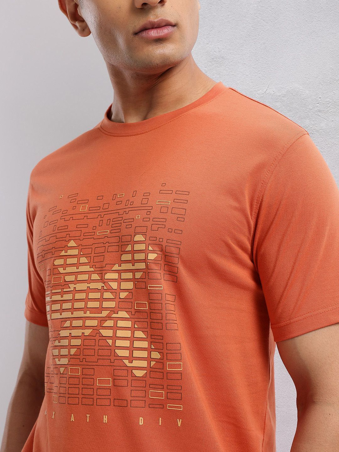 Image of HRX by Hrithik Roshan Printed Men Round Neck Orange T-Shirt
