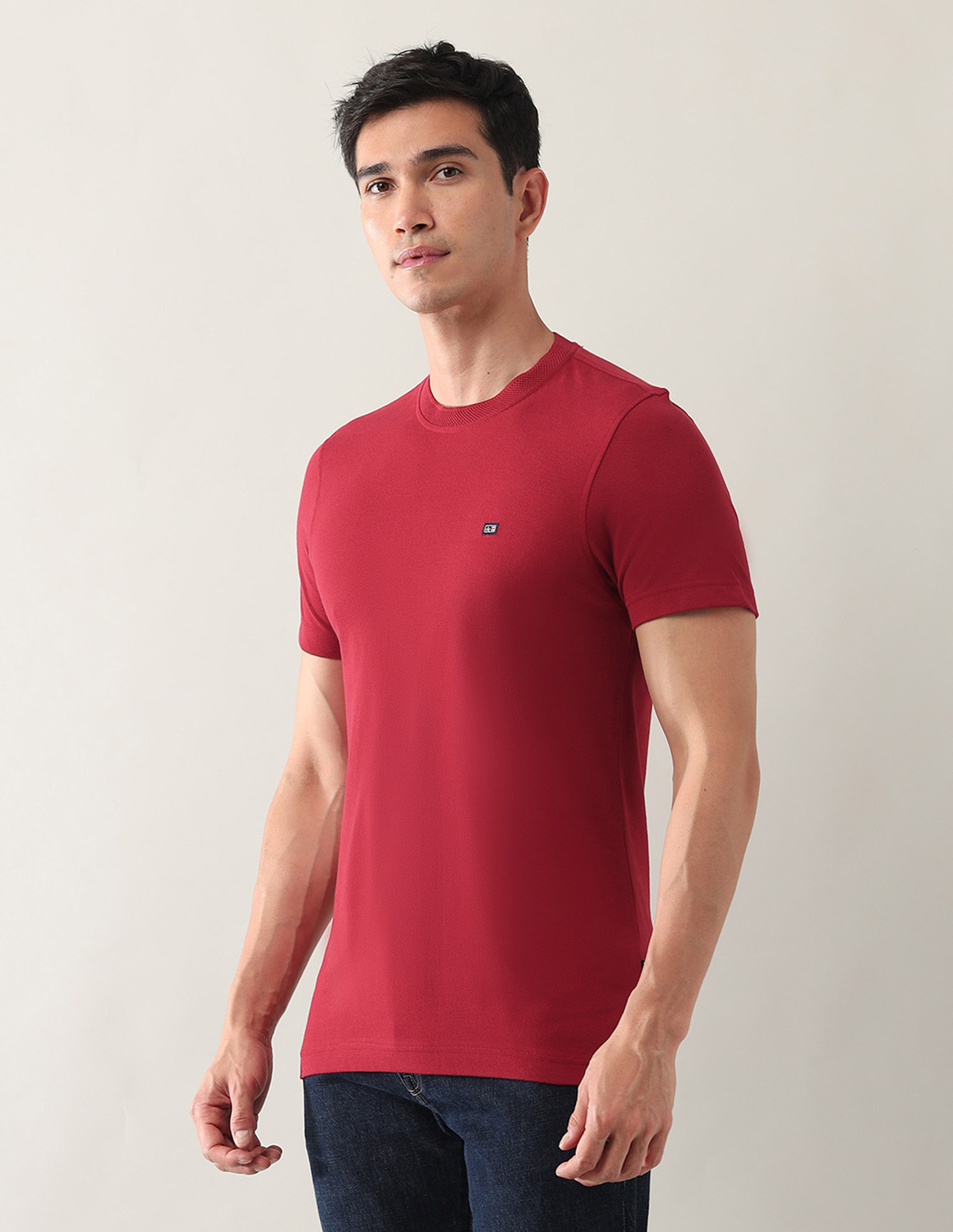 Image of Arrow Sport Solid Men Round Neck Red T-Shirt