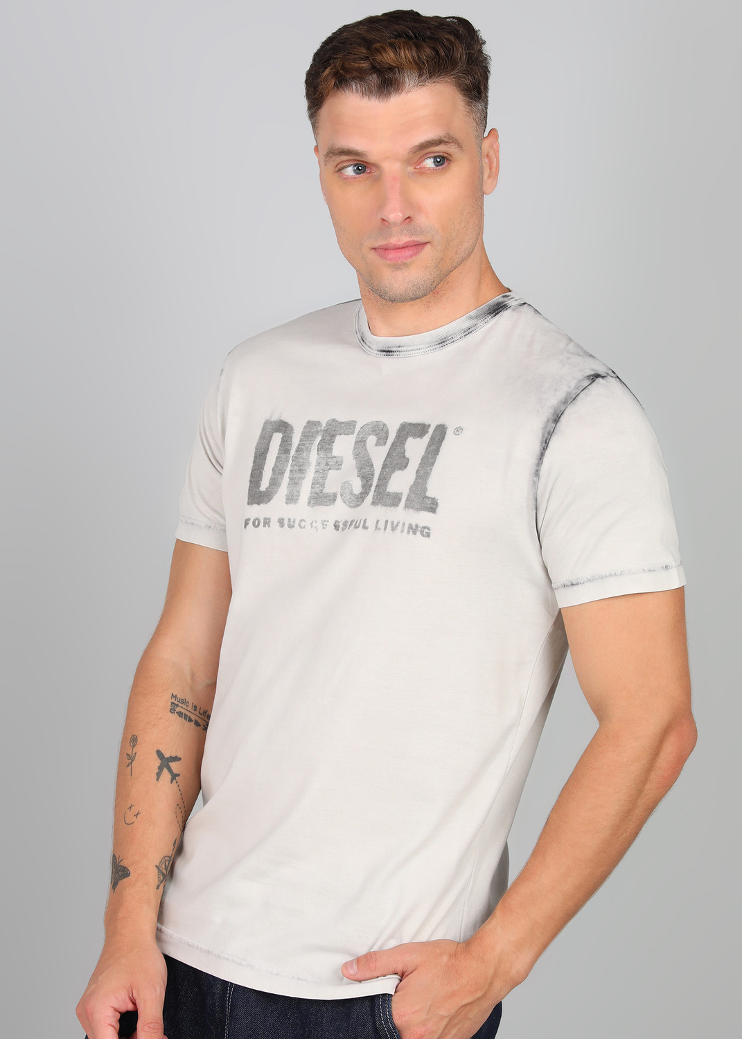 Image of DIESEL Printed Men Round Neck Grey T-Shirt