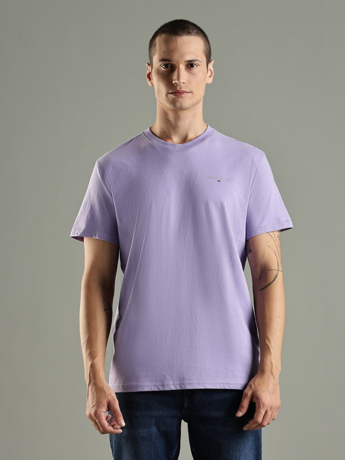 Image of TOMMY HILFIGER Solid Men Round Neck Purple T-Shirt
