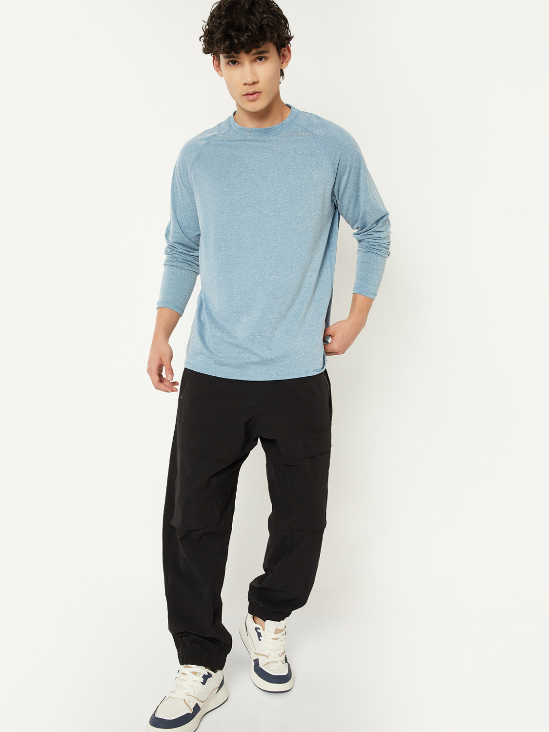 Image of MAX Solid Men Round Neck Blue T-Shirt