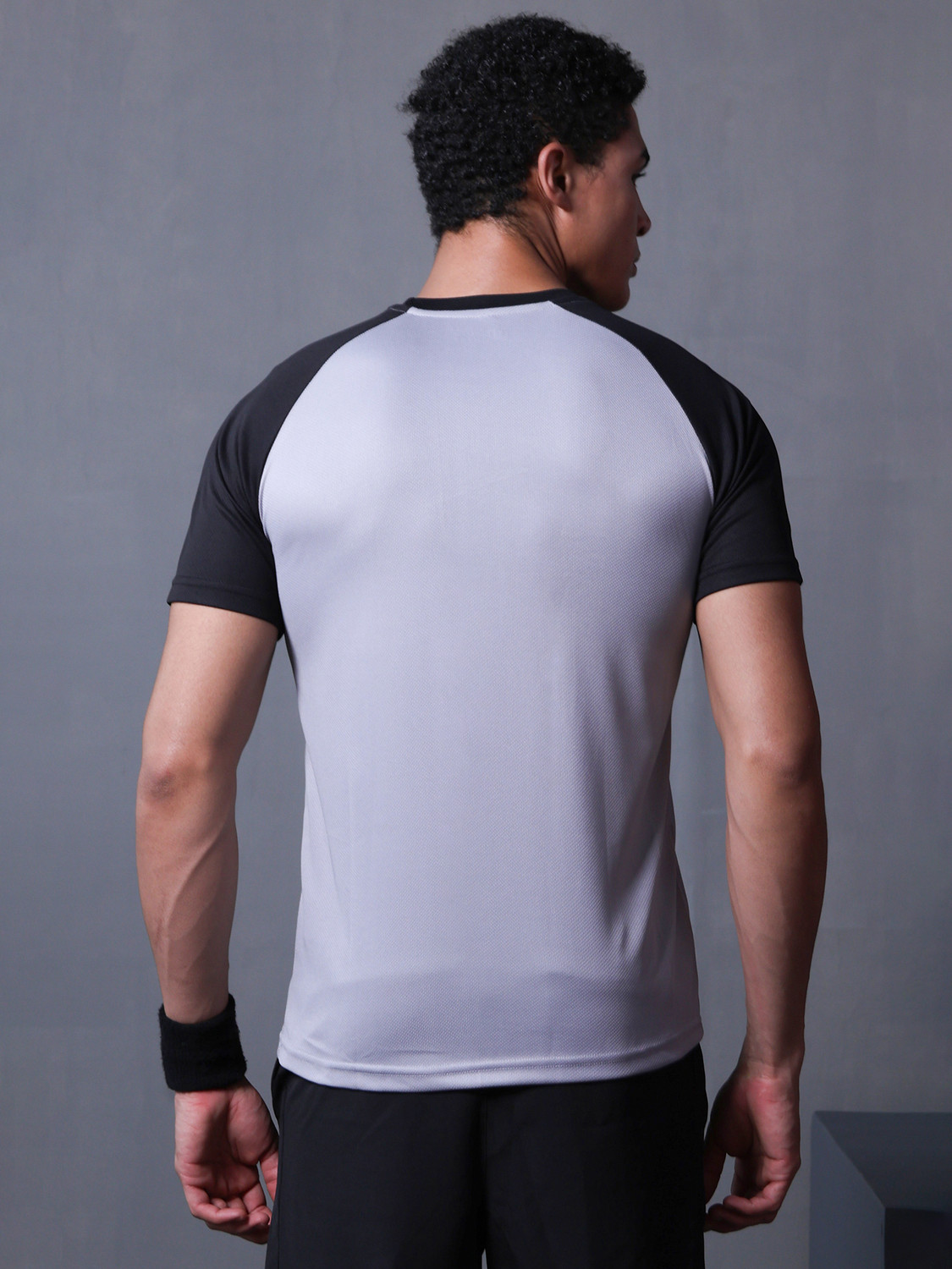 Image of CHKOKKO Colorblock Men Round Neck Grey T-Shirt