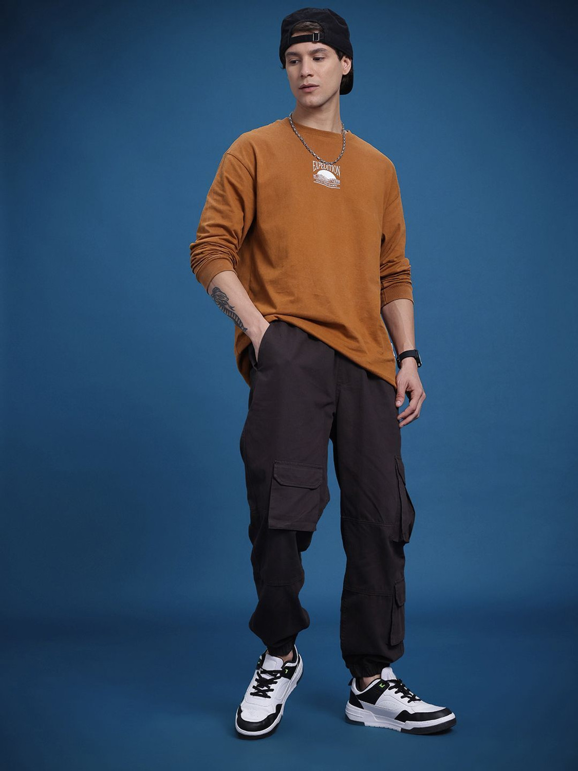 Image of Roadster Solid Men Round Neck Brown T-Shirt