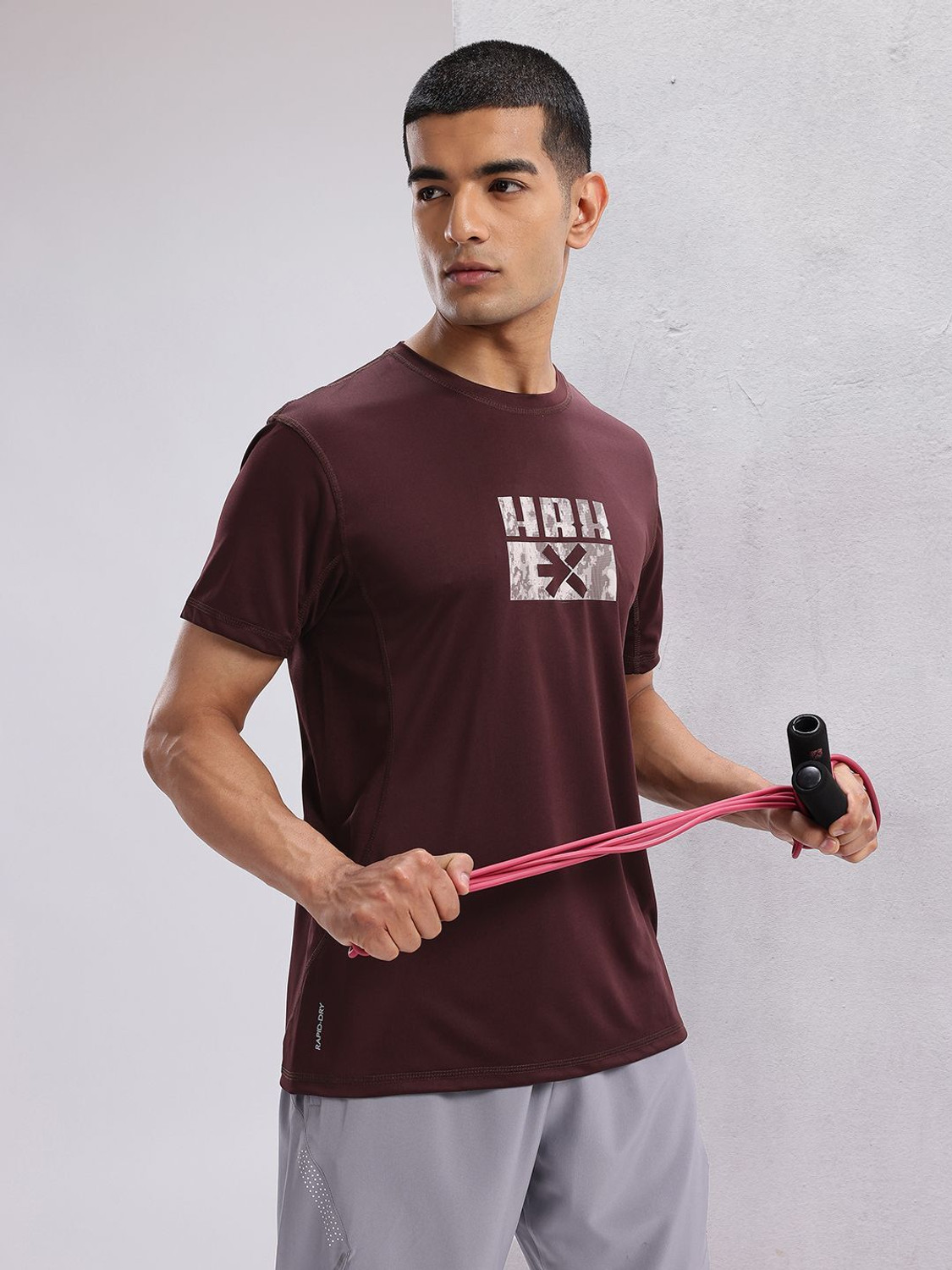 Image of HRX by Hrithik Roshan Graphic Print Men Round Neck Brown T-Shirt