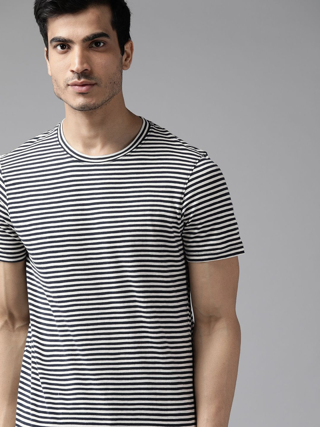 Image of Roadster Striped Men Round Neck Black T-Shirt
