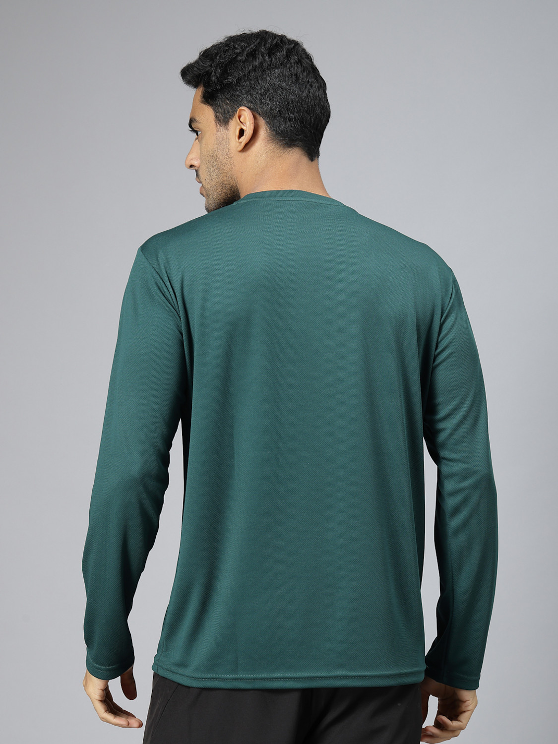 Image of HRX by Hrithik Roshan Solid Men Round Neck Green T-Shirt