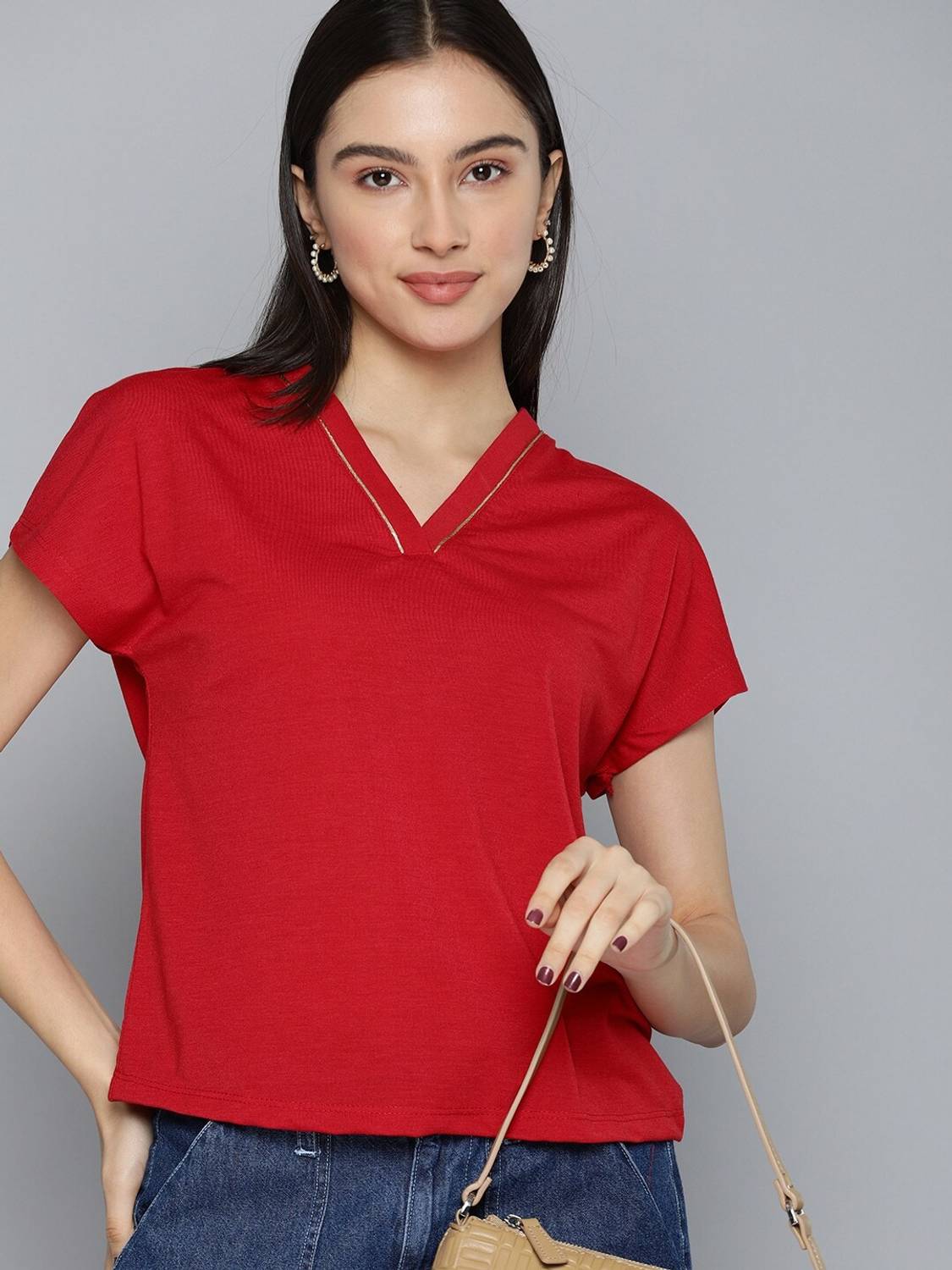 CHEMISTRY Solid Women V Neck Red T-Shirt