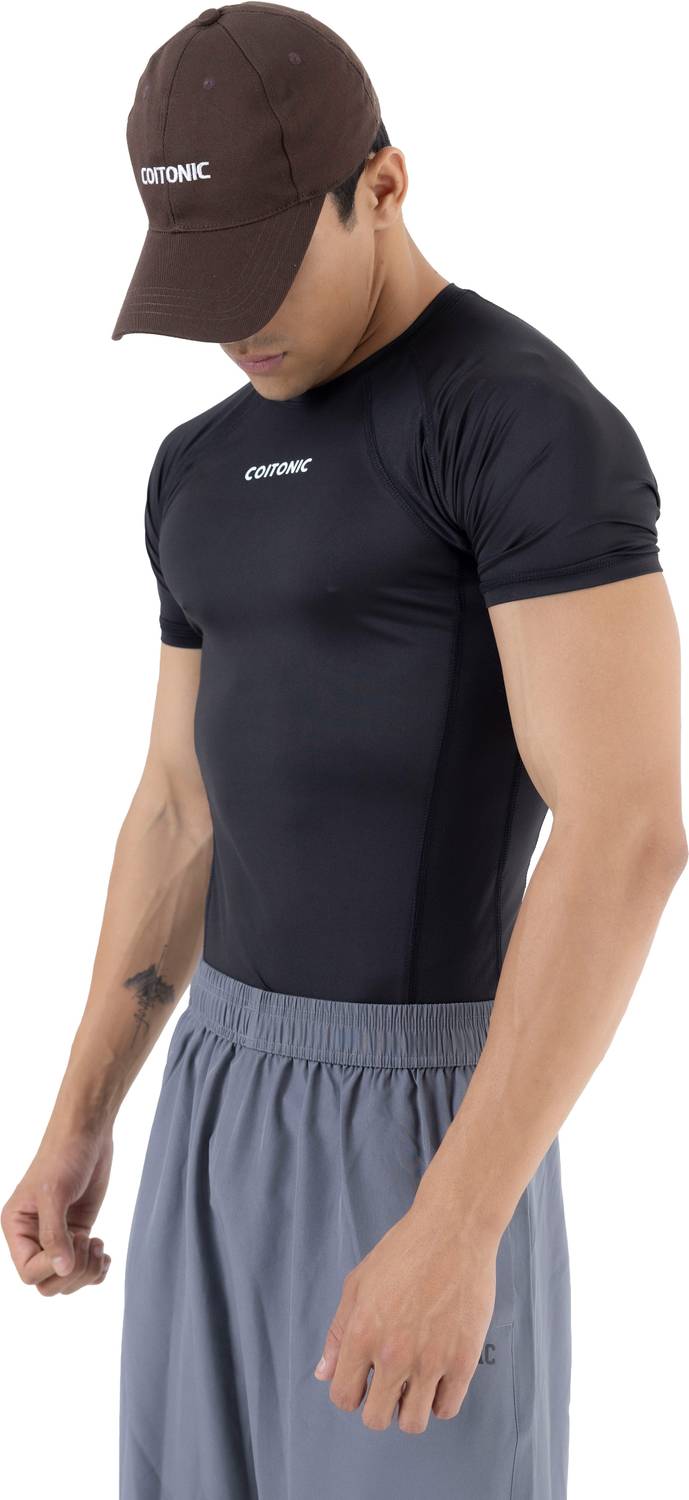 COITONIC Men Black Round Neck T-Shirt - Image 1