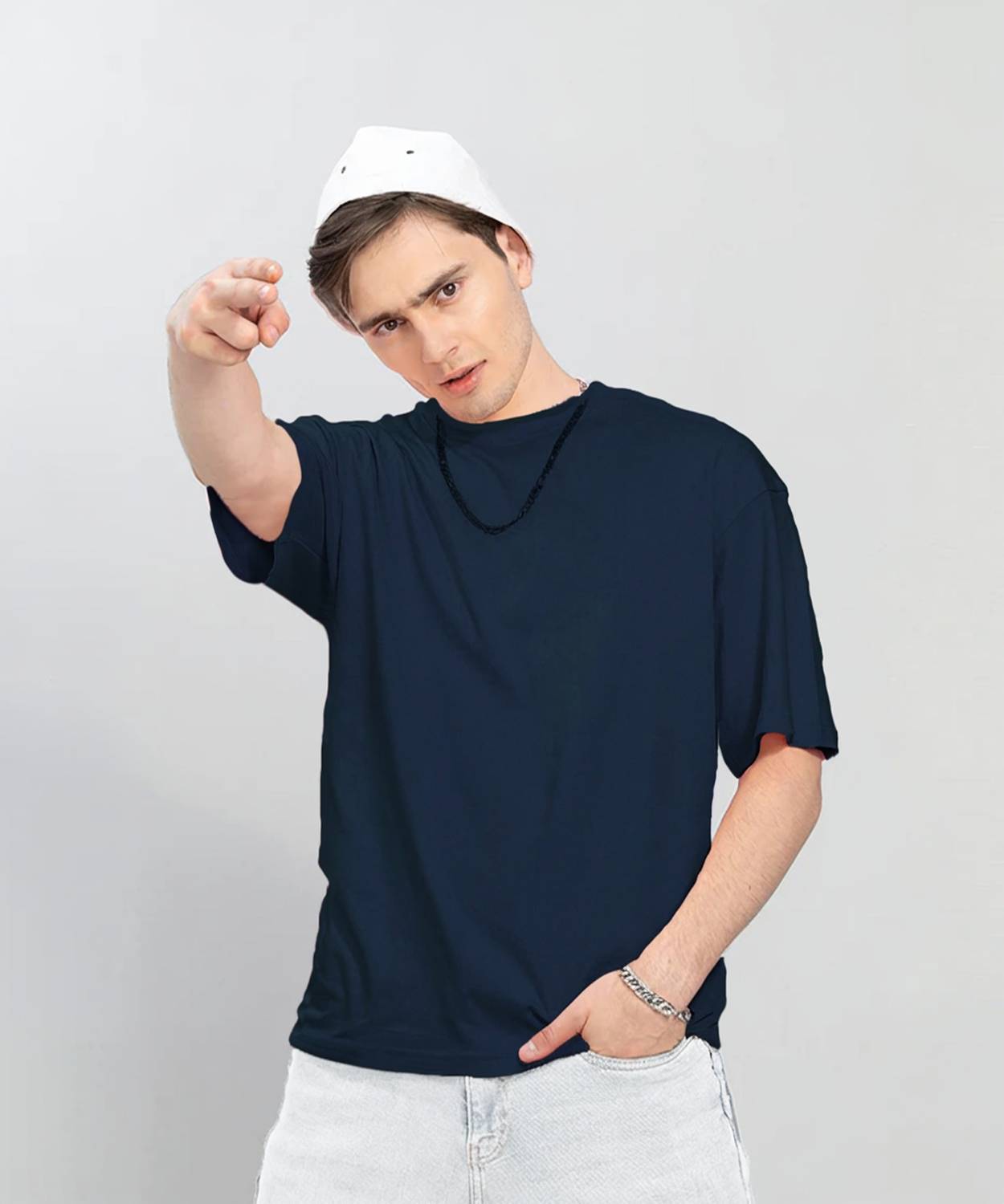 BEING WANTED Men Solid Round Neck Pure Cotton Dark Blue T-Shirt