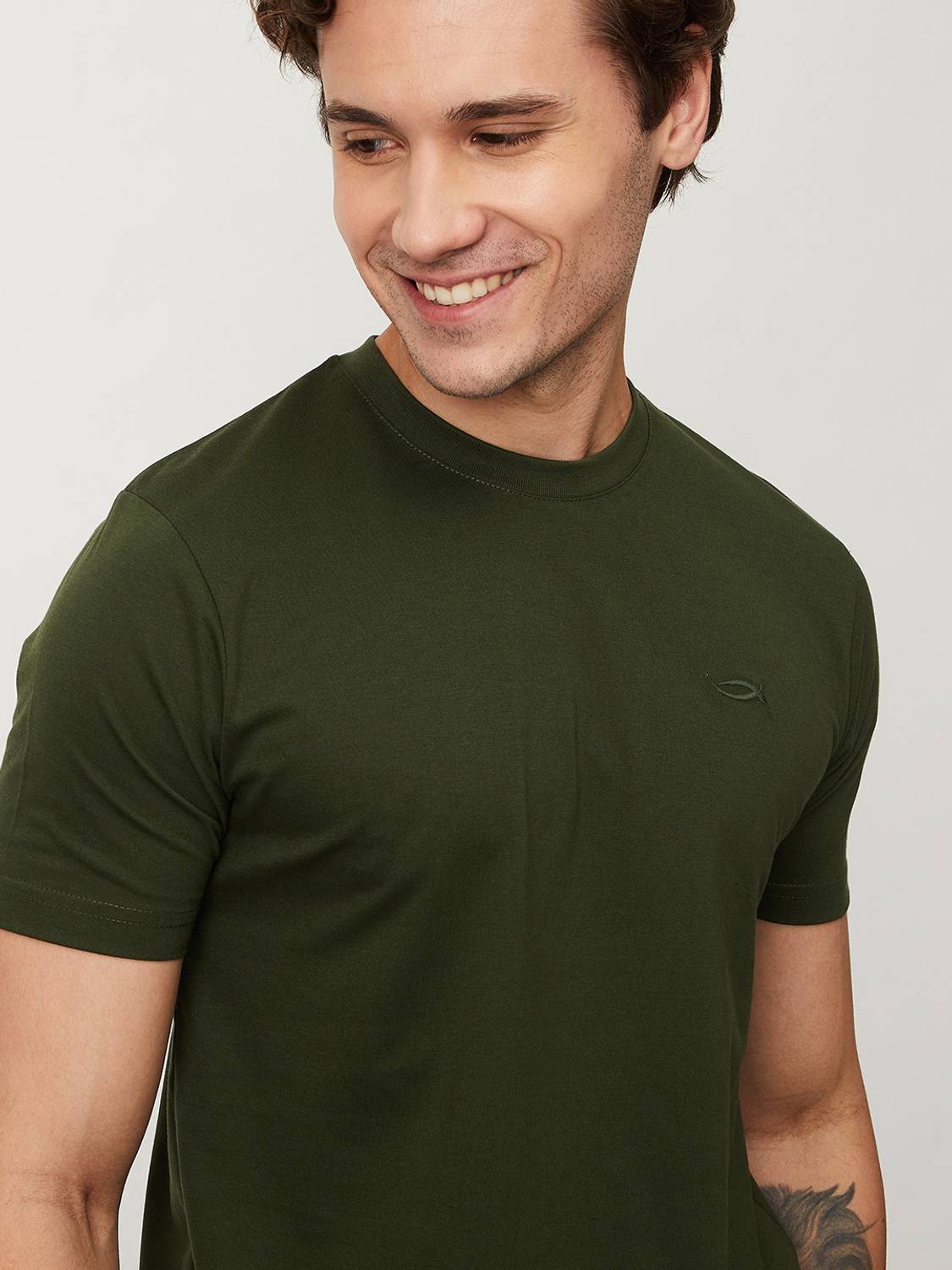 max Men Solid Round Neck Polycotton Dark Green T-Shirt