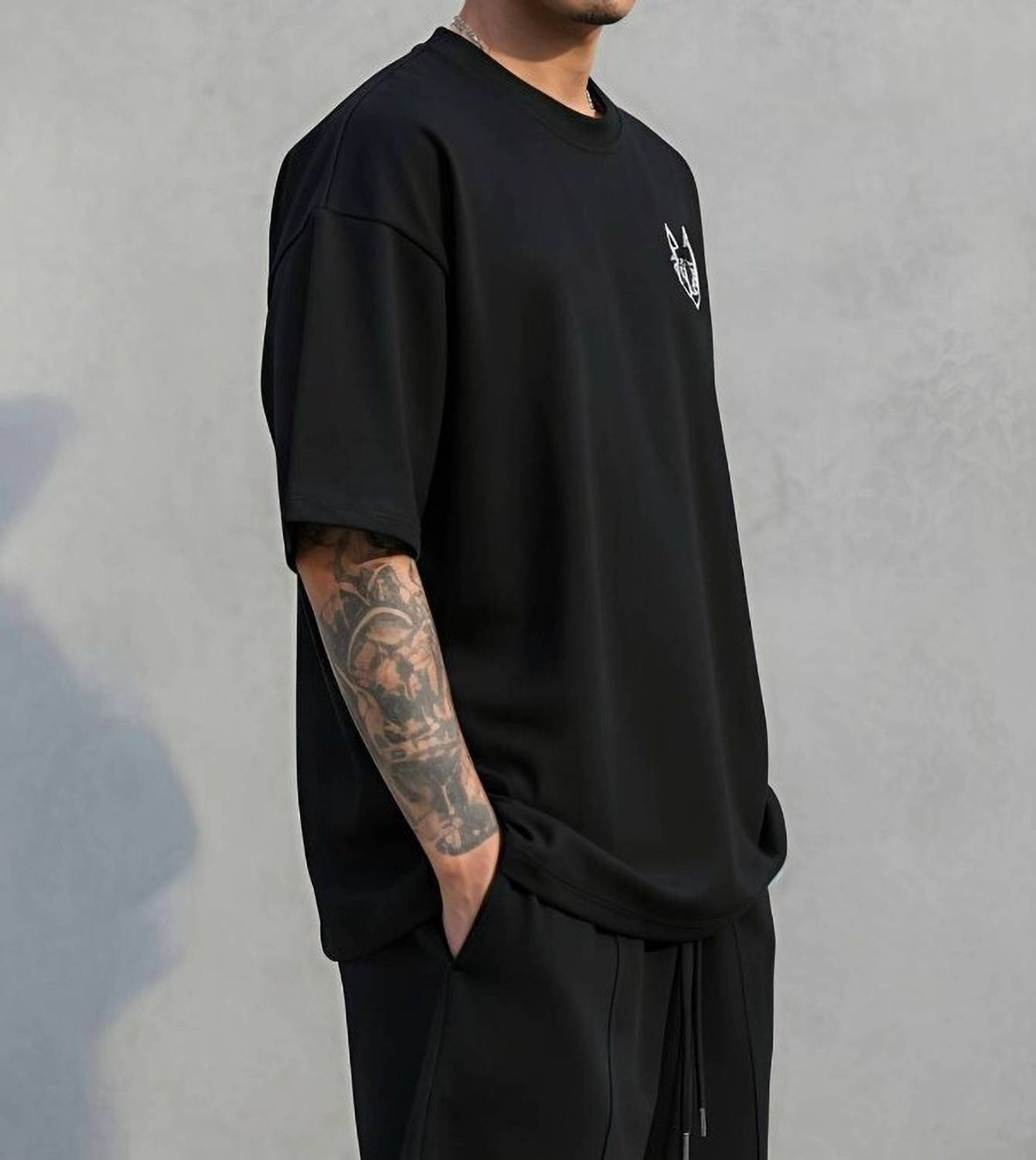 Kyanshi Men Black Graphic Print T-Shirt - Image 3
