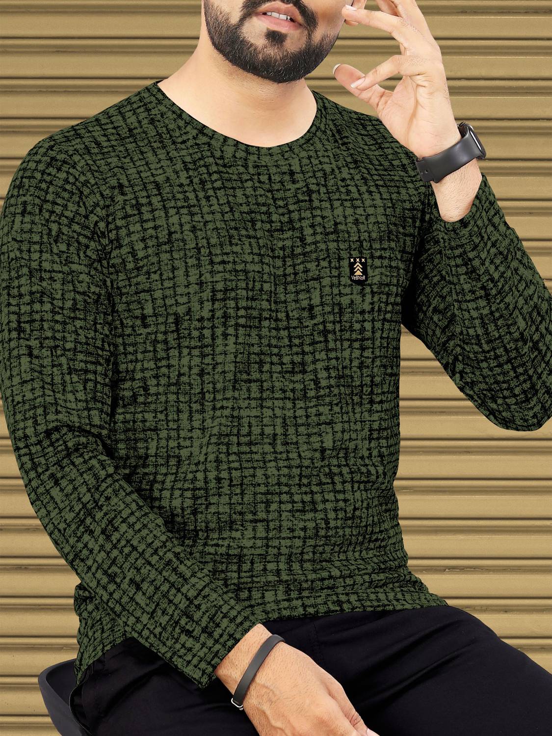VeBNoR Men Self Design Round Neck Polyester Dark Green T-Shirt