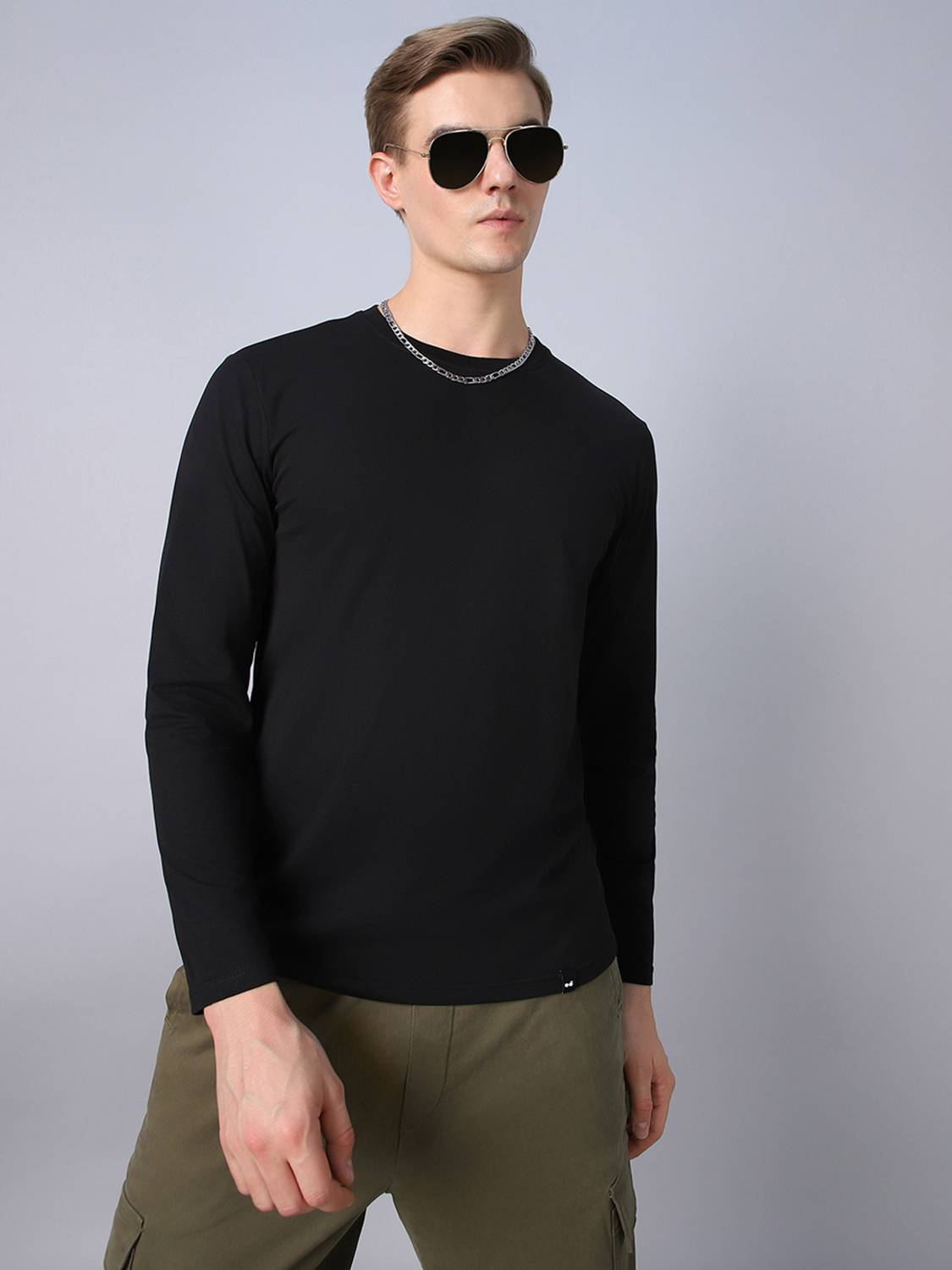 BEWAKOOF Solid Men Round Neck Black T-Shirt