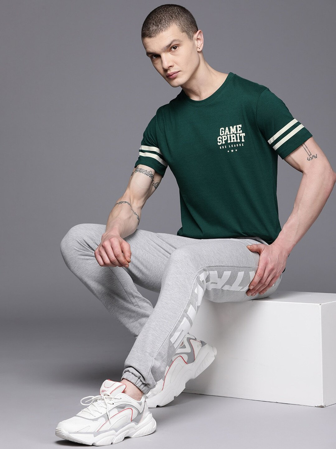 Image of HRX by Hrithik Roshan Men Printed Round Neck Cotton Blend Green T-Shirt