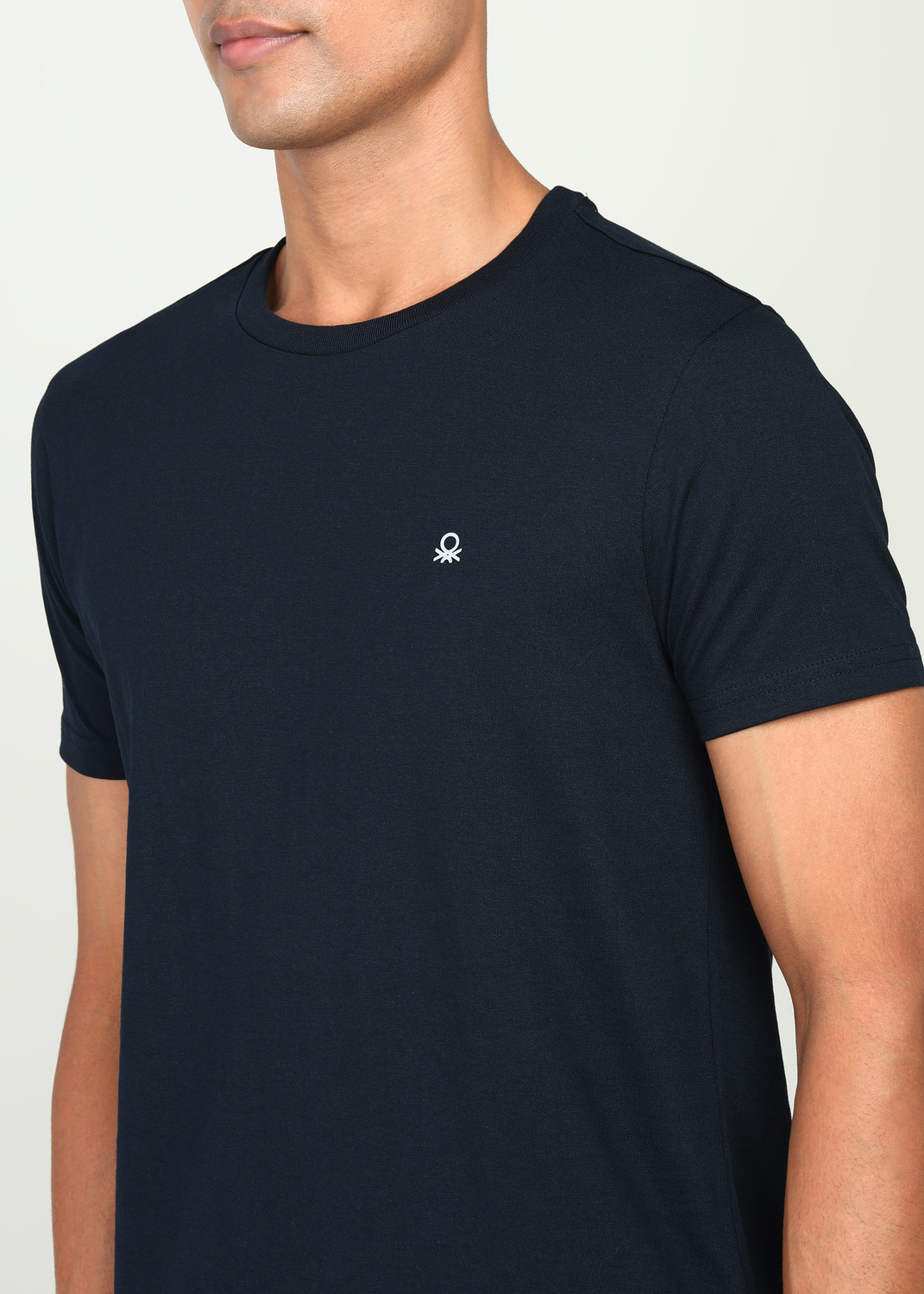 Image of United Colors of Benetton Solid Men Round Neck Navy Blue T-Shirt