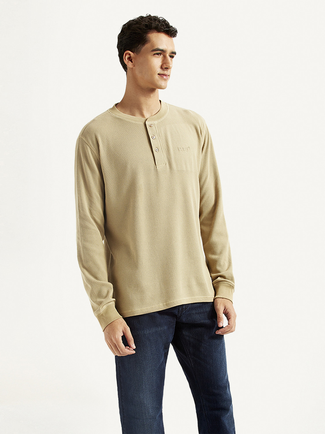 Image of LEVI'S Solid Men Henley Neck Beige T-Shirt