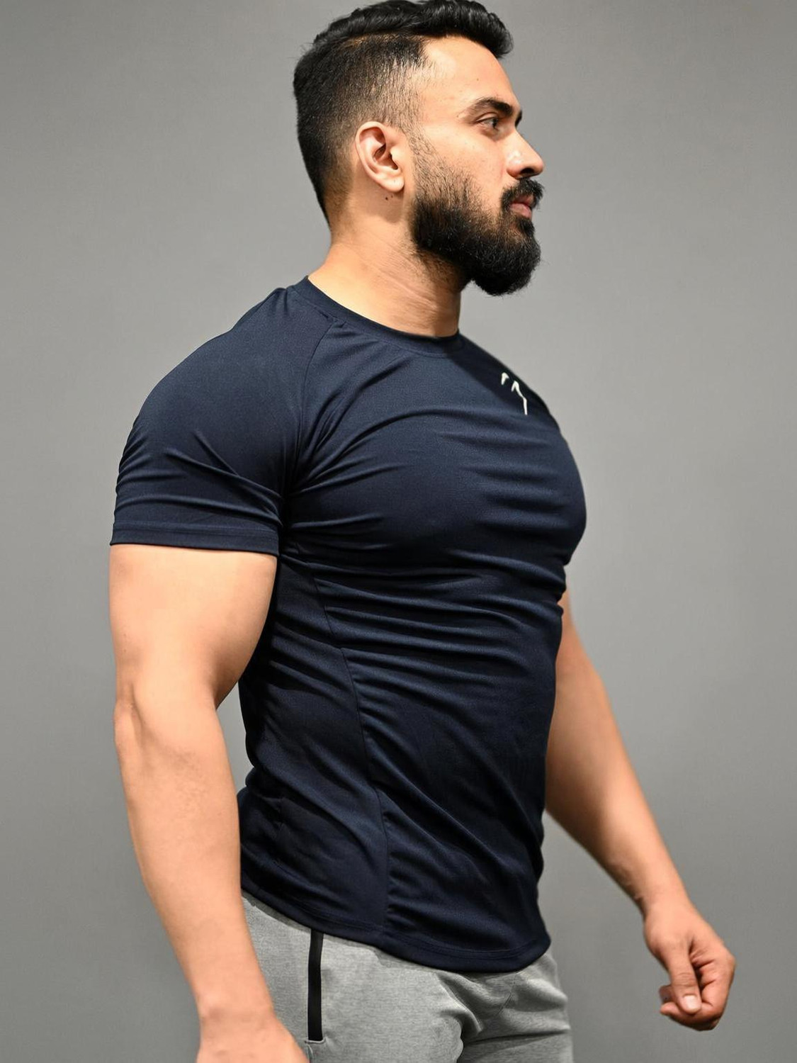 FuaarK Solid Men Round Neck Dark Blue T-Shirt
