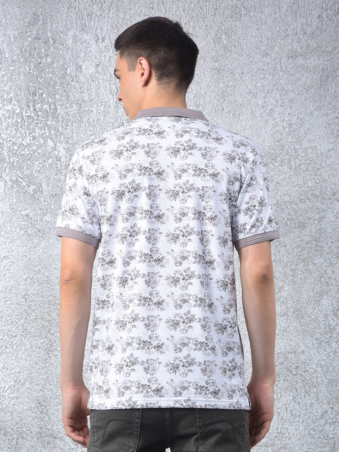 Image of CRIMSOUNE CLUB Floral Print Men Polo Neck White T-Shirt